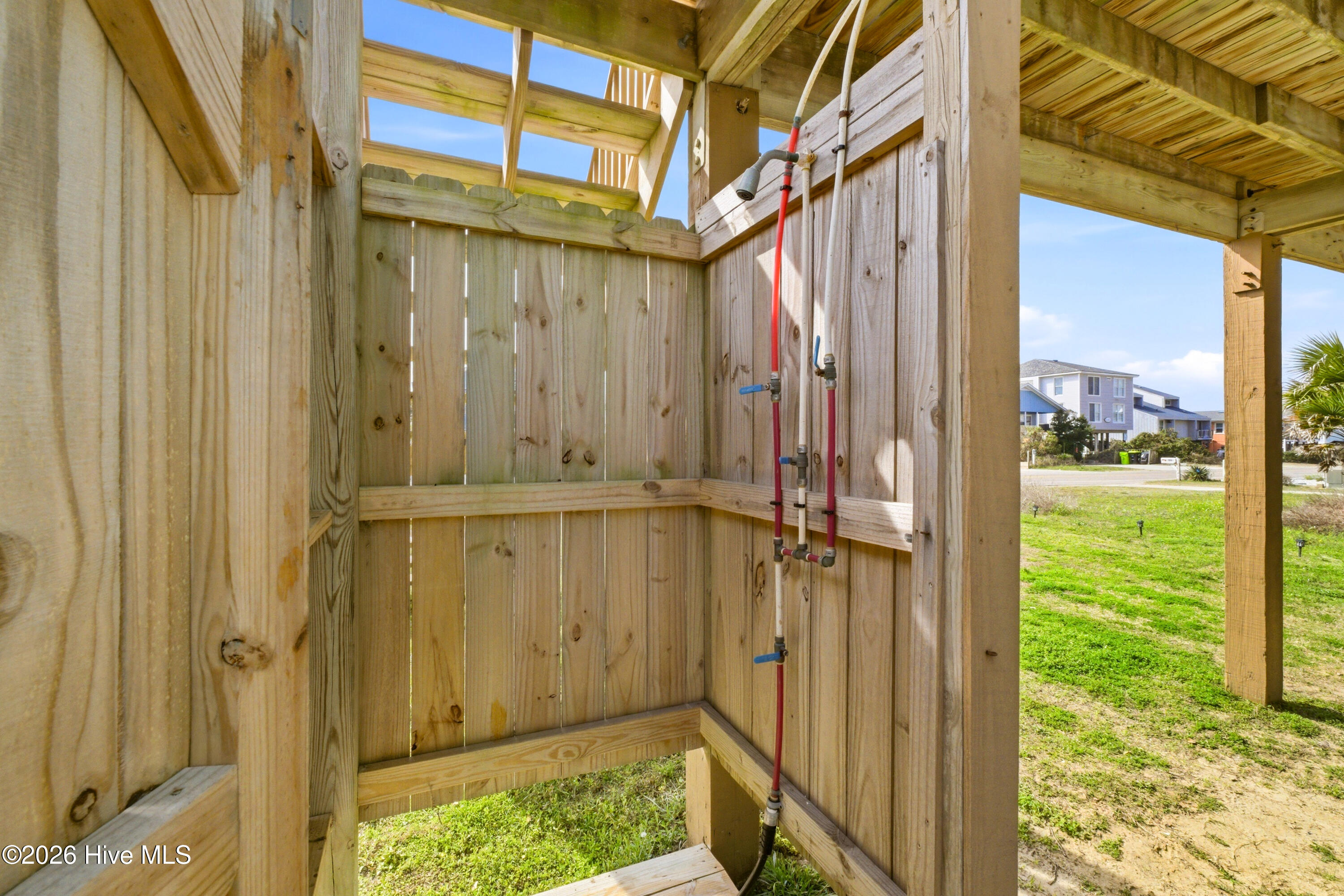 100557870 | Photo 44