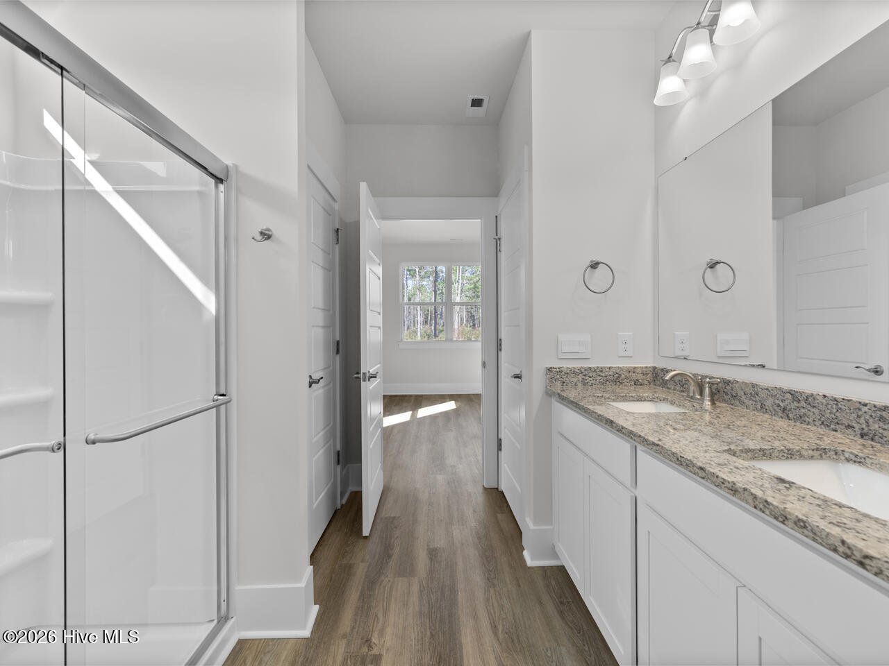 100530535 | Photo 25