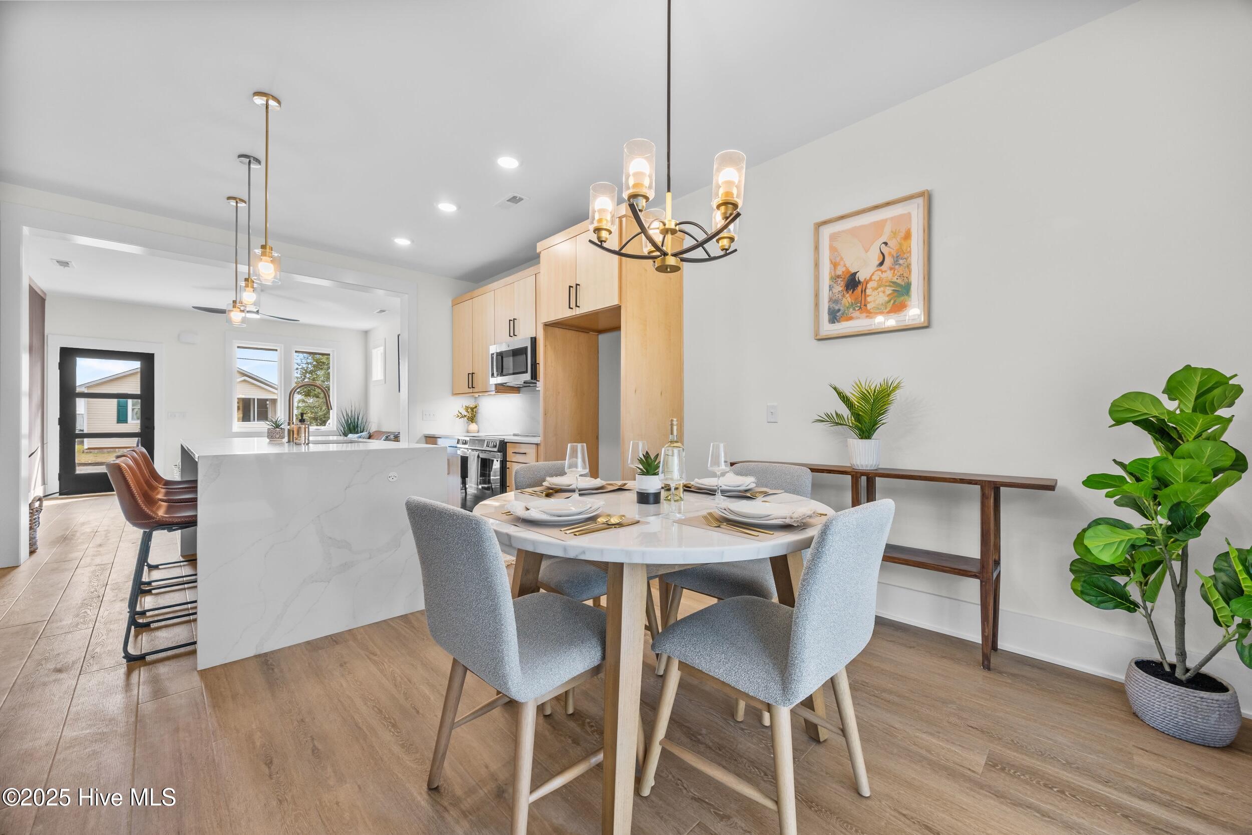 100546995 | Photo 14