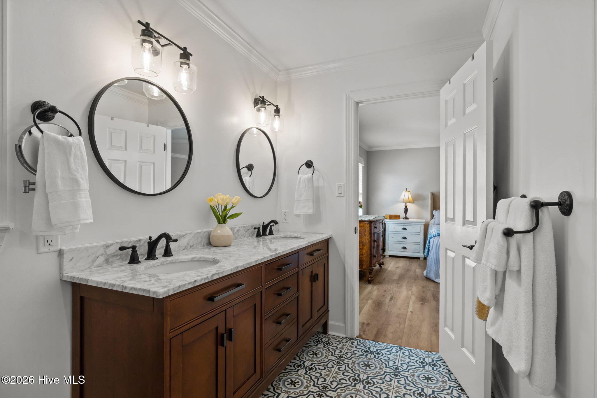 100555597 | Photo 41