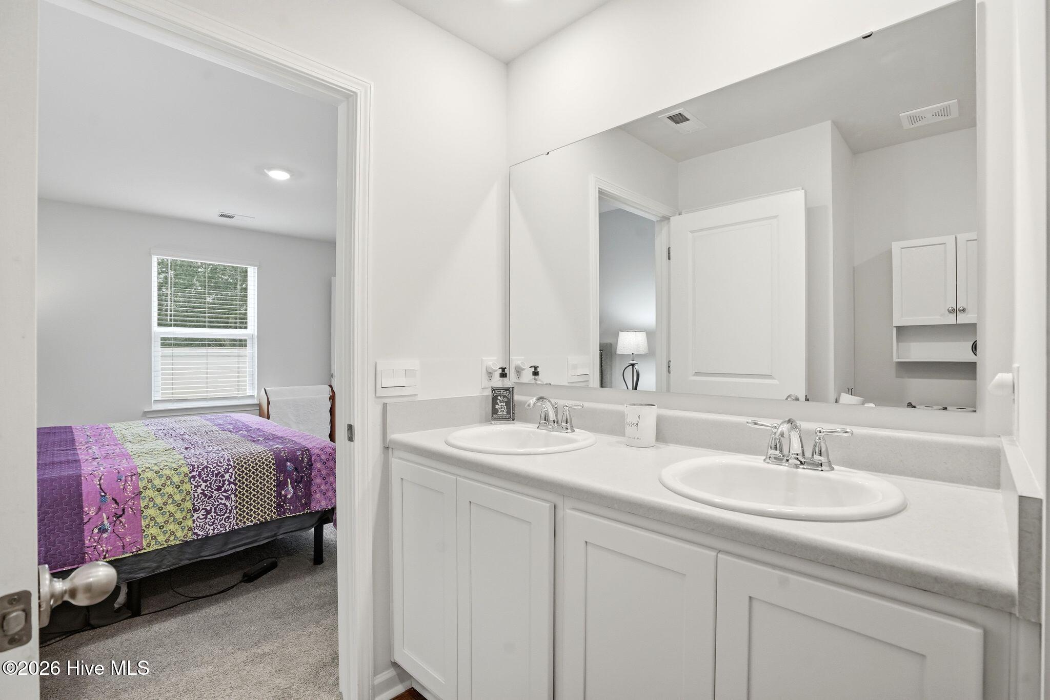 100559069 | Photo 18