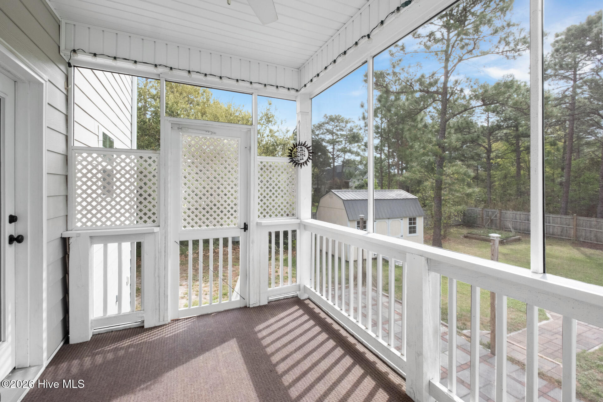 100566608 | Photo 75