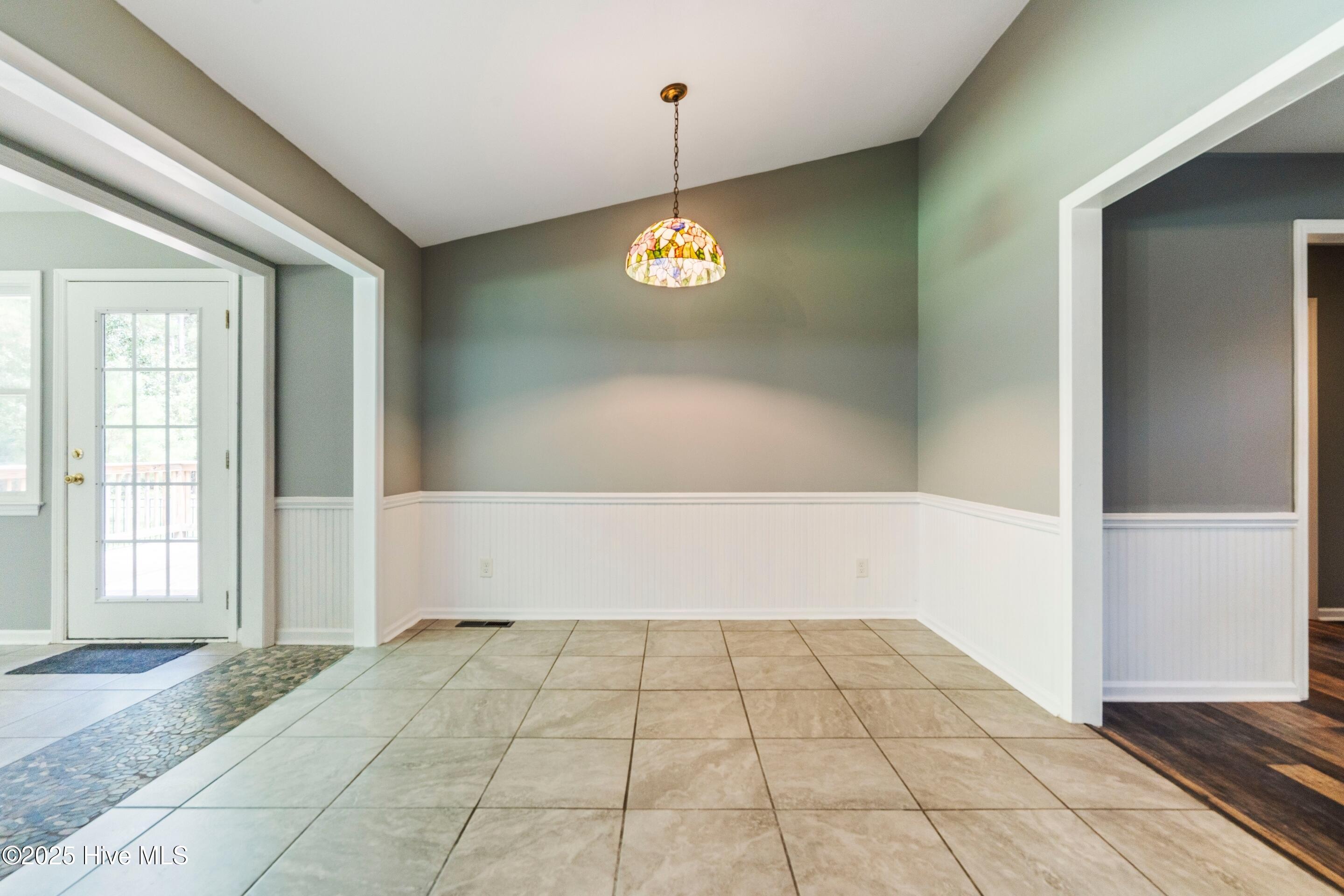 100527267 | Photo 17