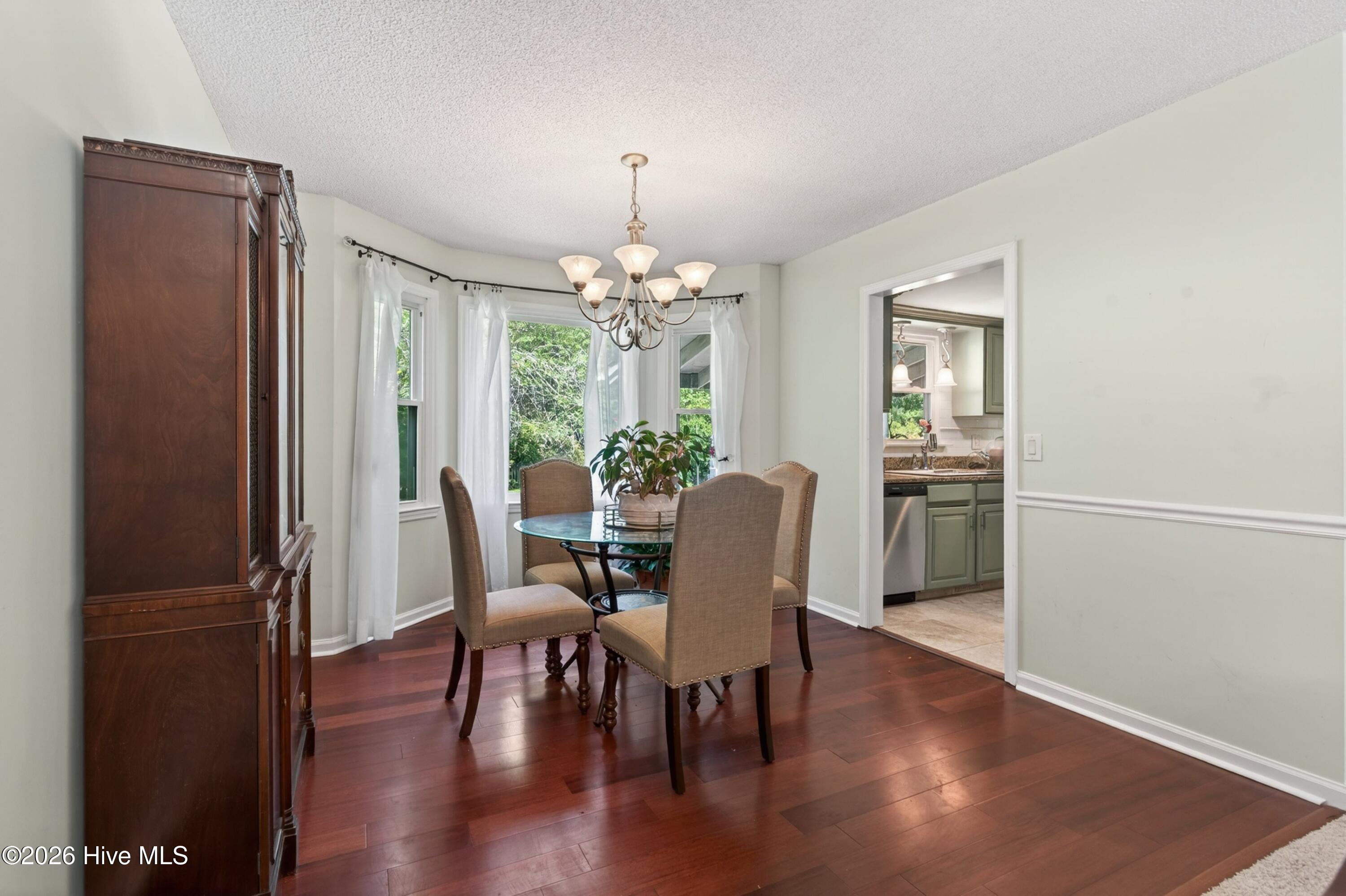 100569160 | Photo 12