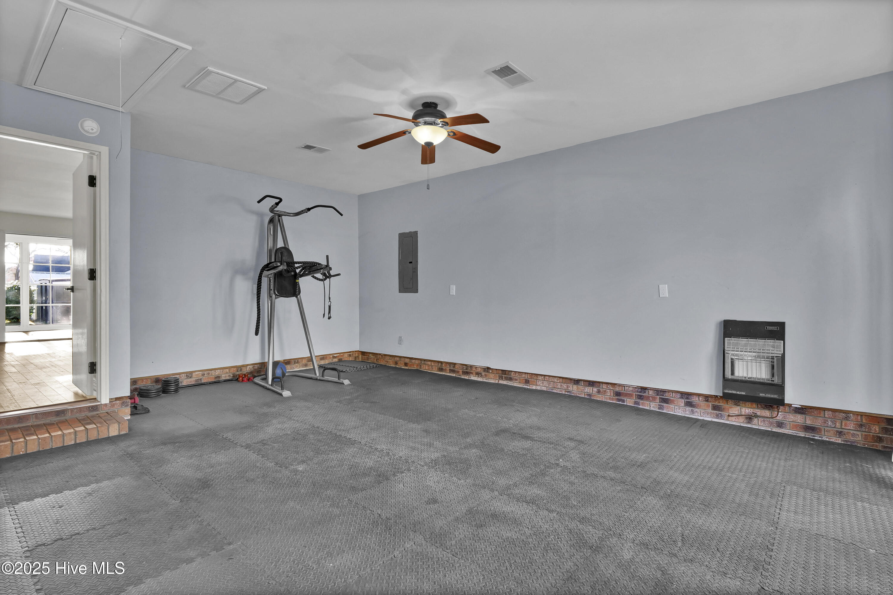 100543465 | Photo 14