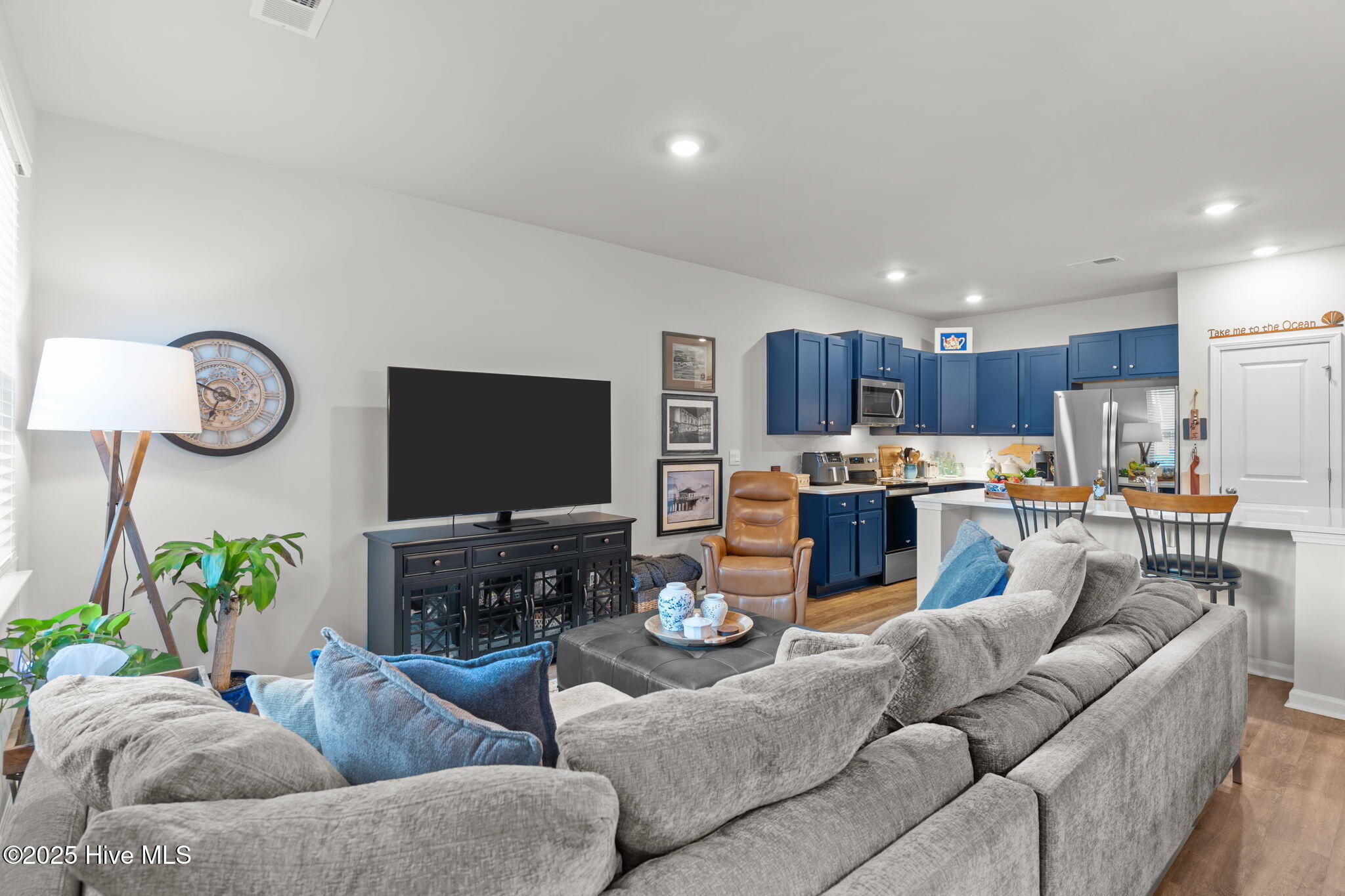 100529312 | Photo 19