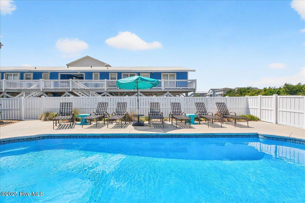 100527780 | Photo 54