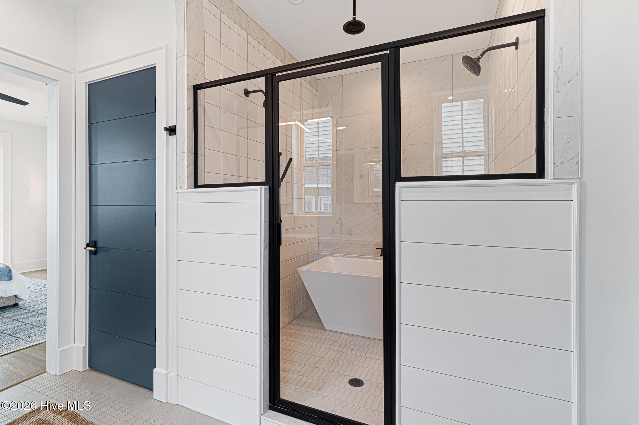 100556926 | Photo 18