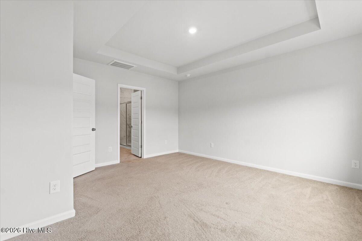 100567069 | Photo 23