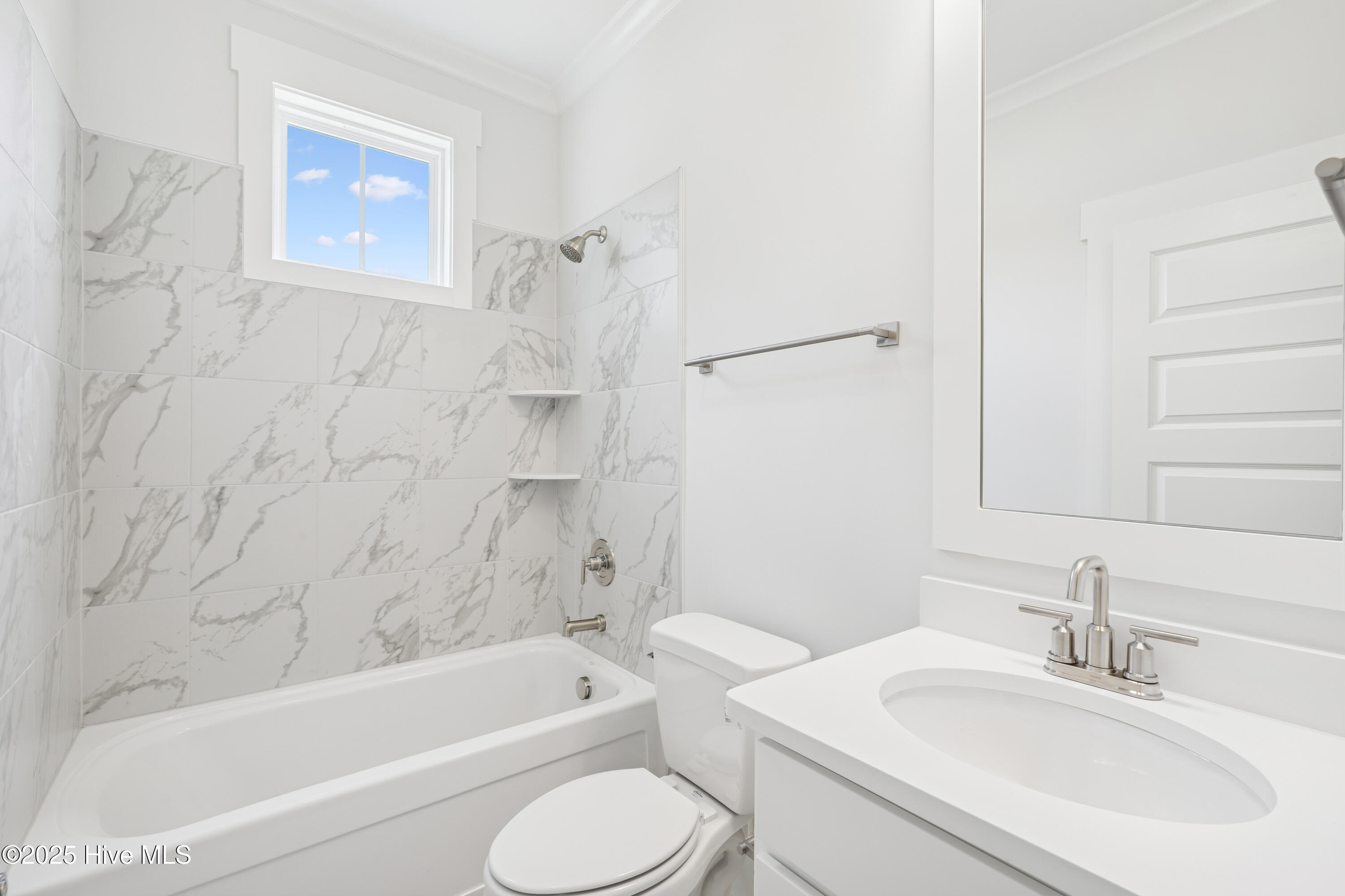 100527774 | Photo 12