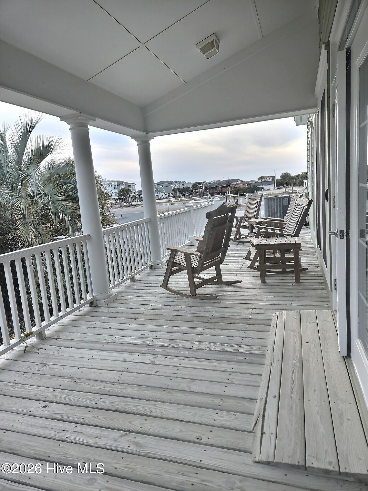 100553756 | Photo 33