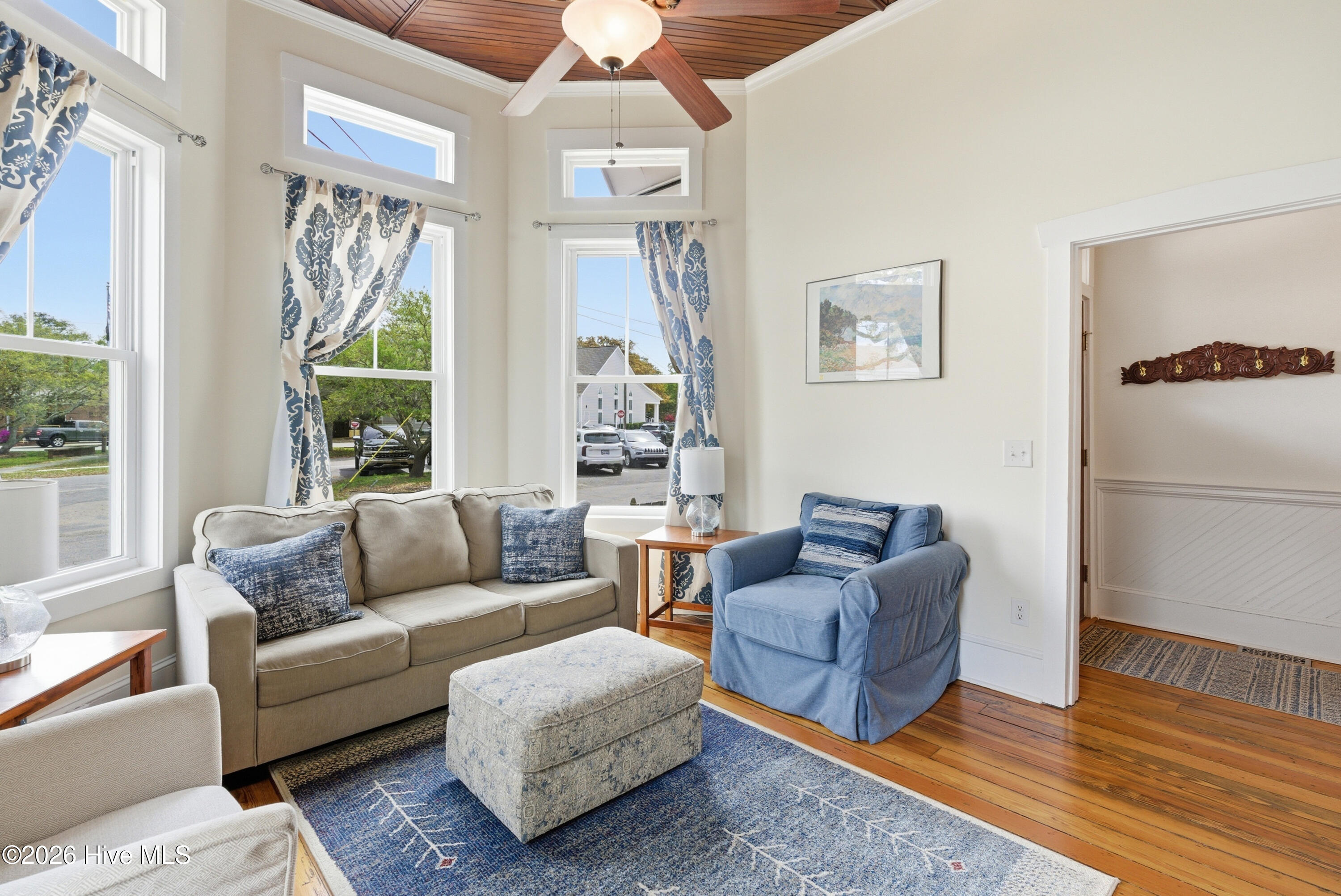 100567578 | Photo 11