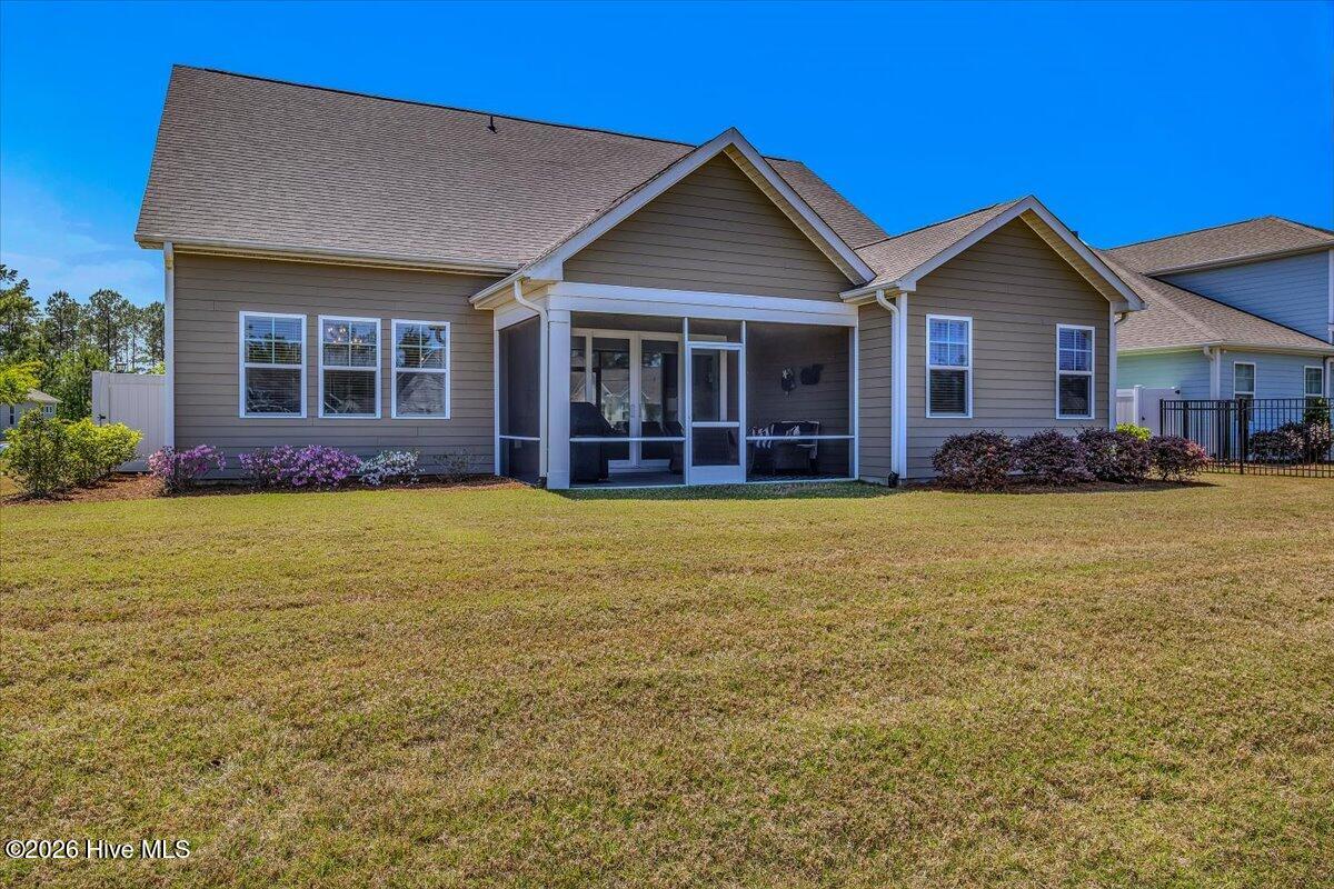 100569276 | Photo 51