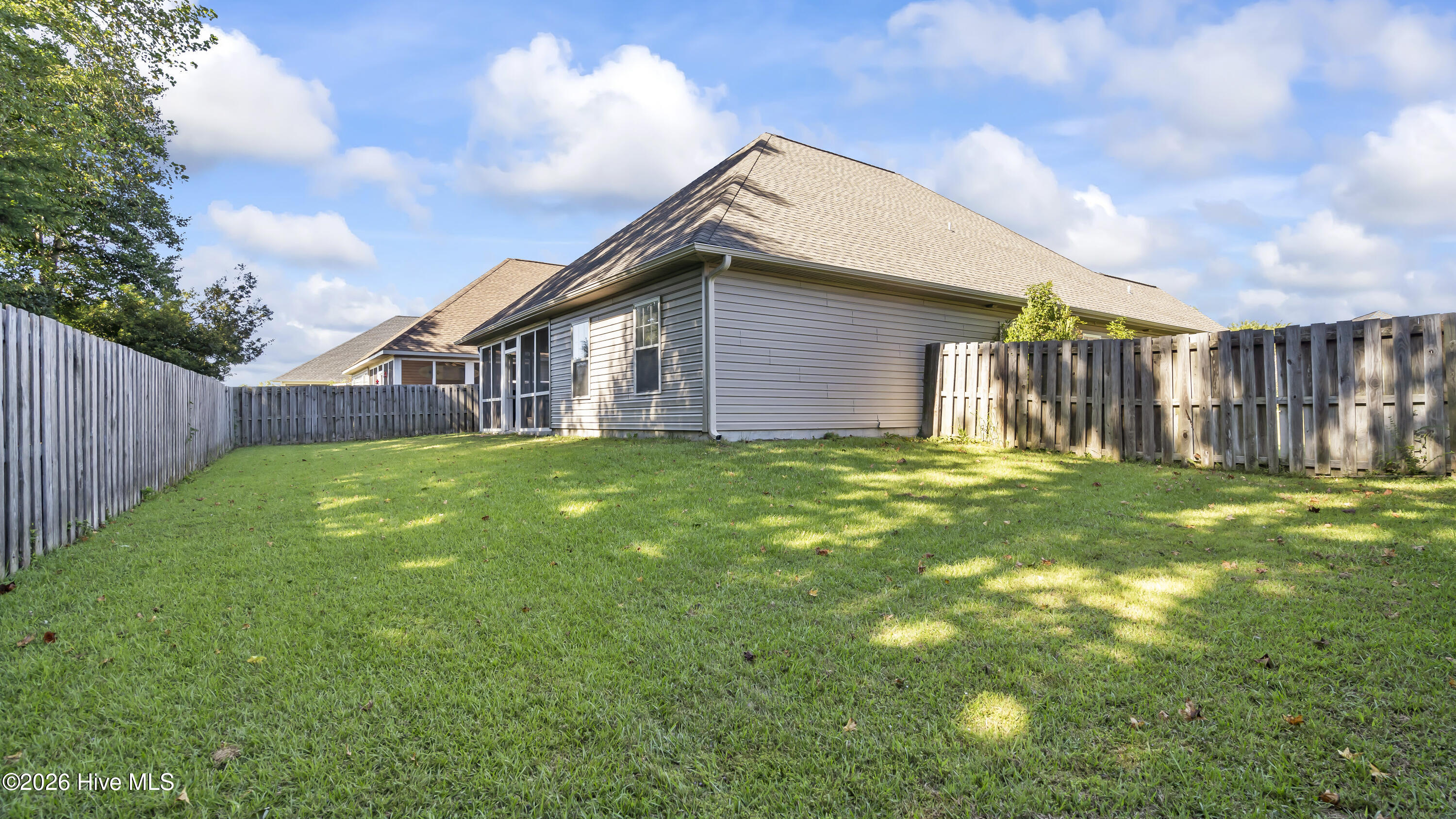 100566448 | Photo 36