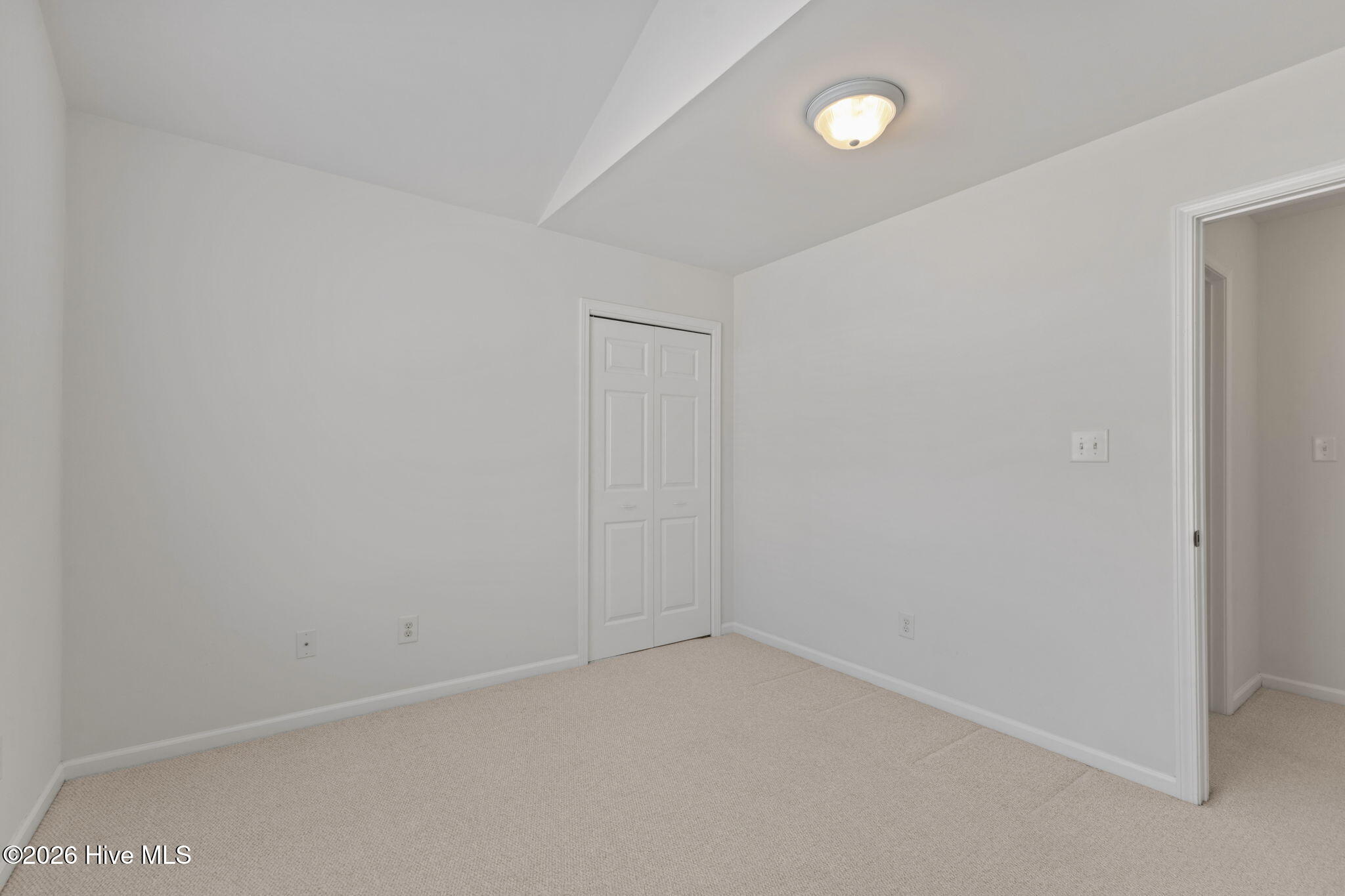 100559736 | Photo 25