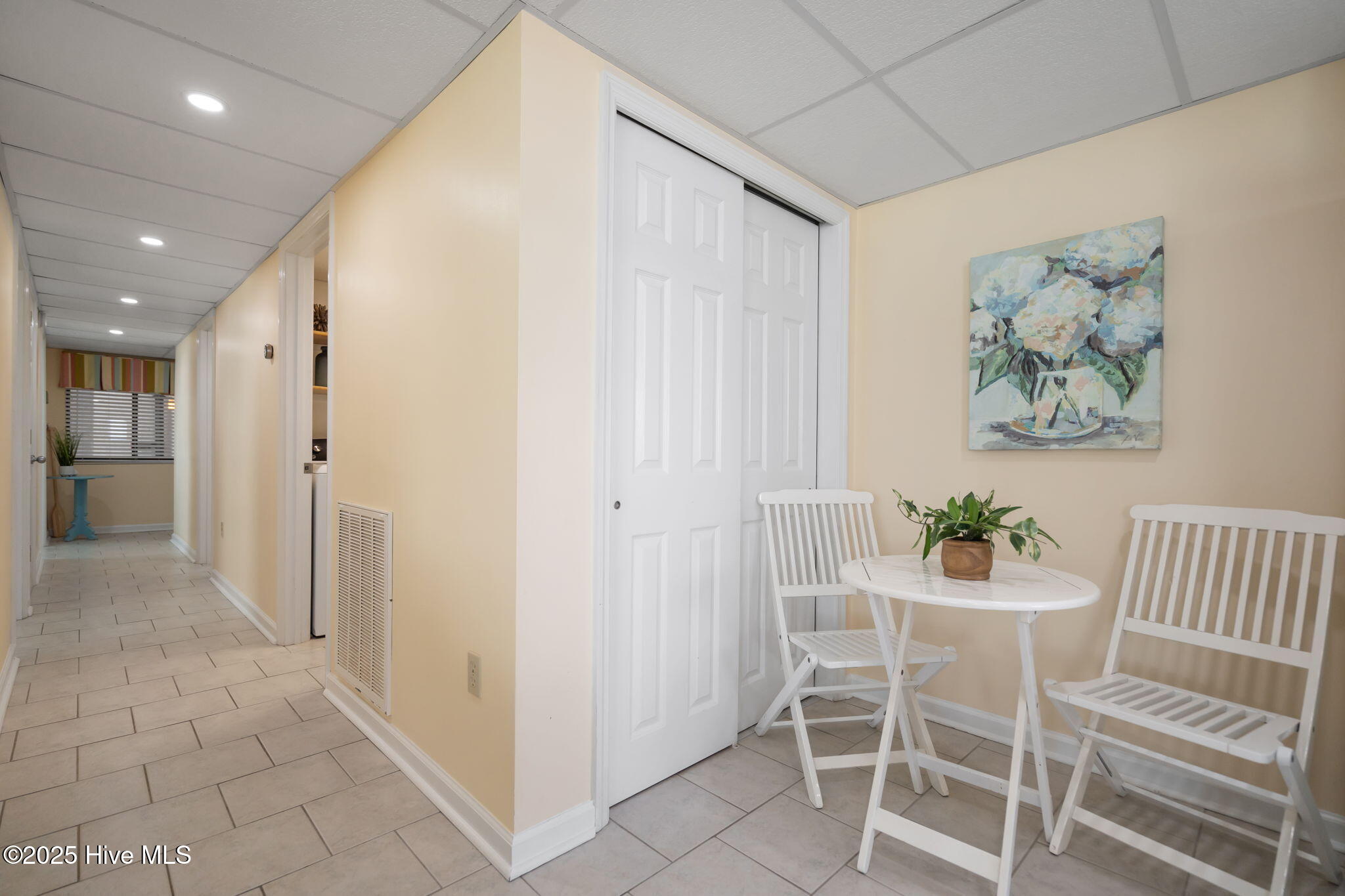 100530733 | Photo 15