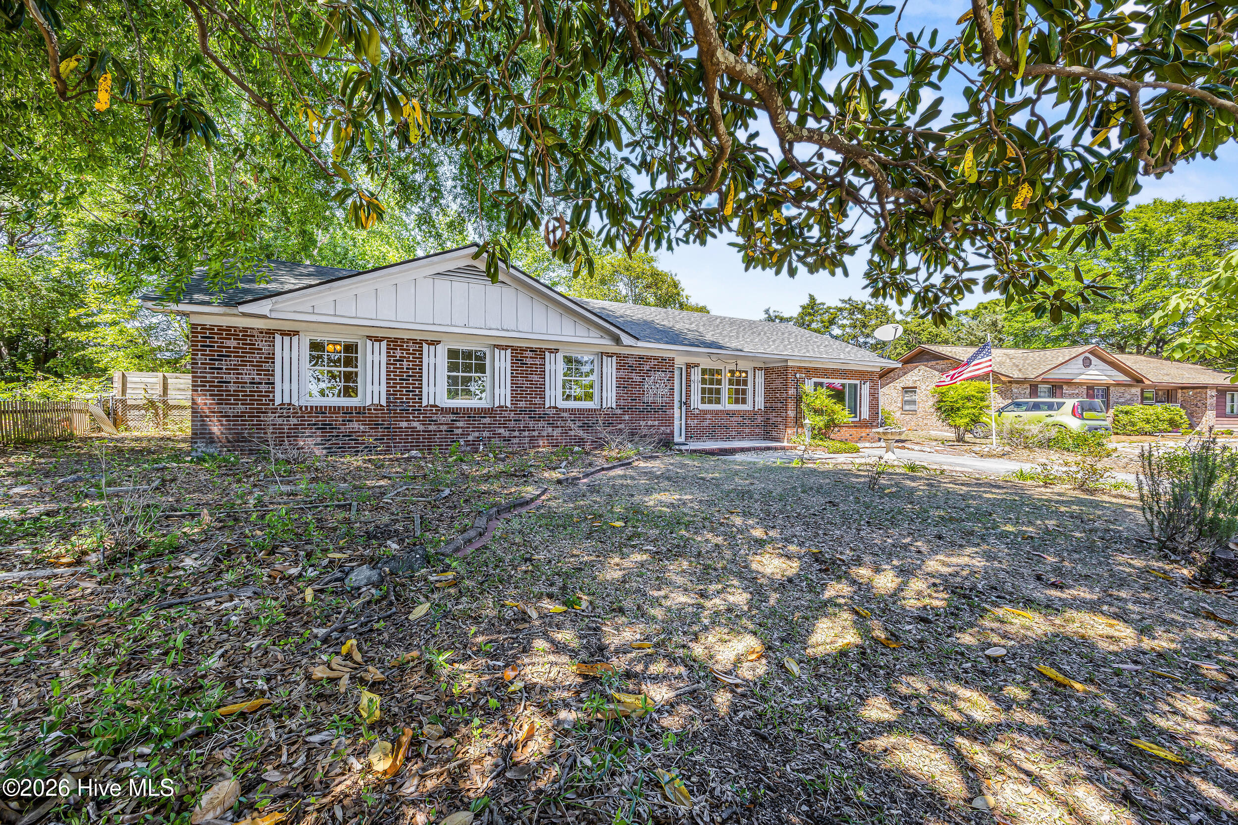 100569025 | Photo 42