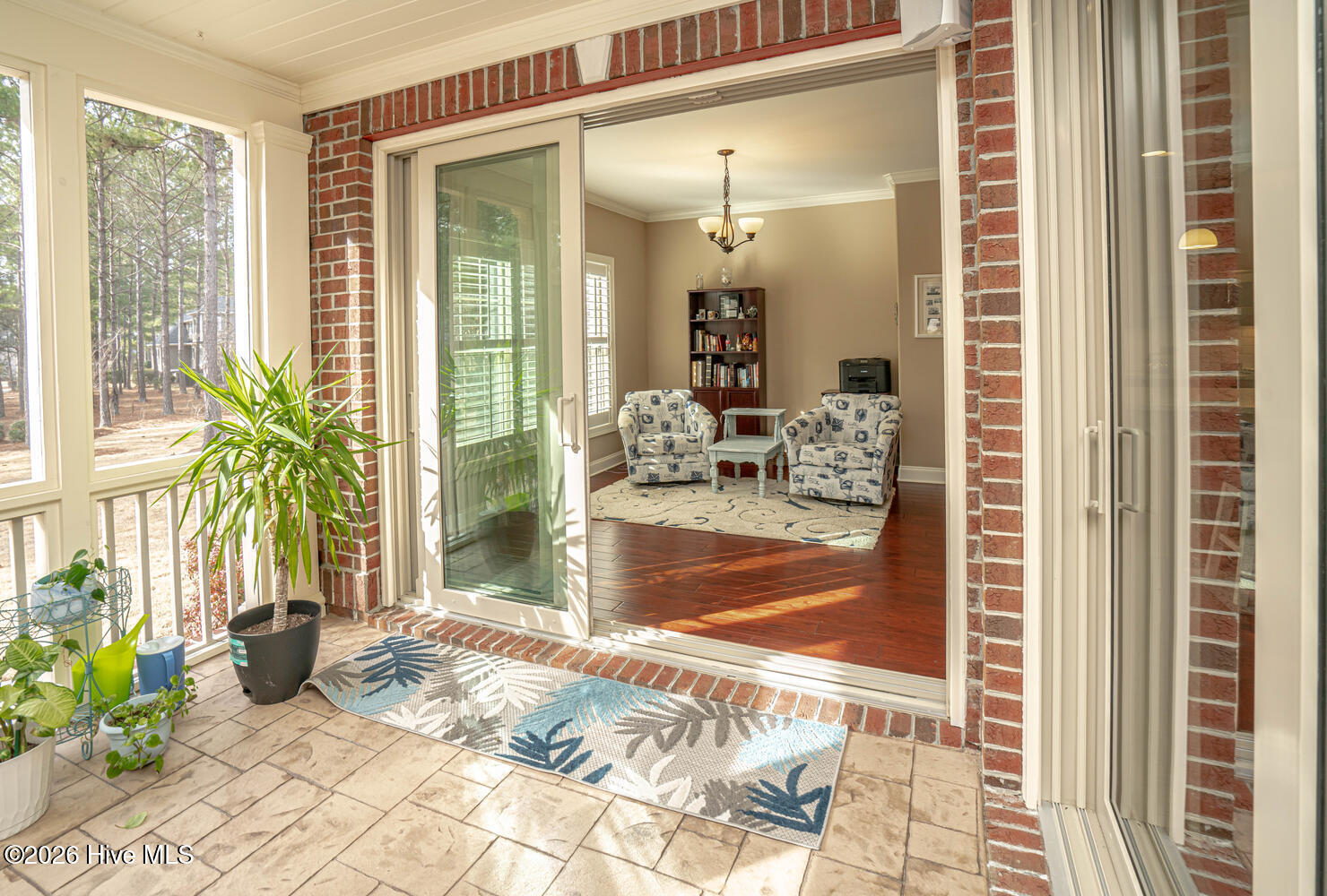 100552025 | Photo 64