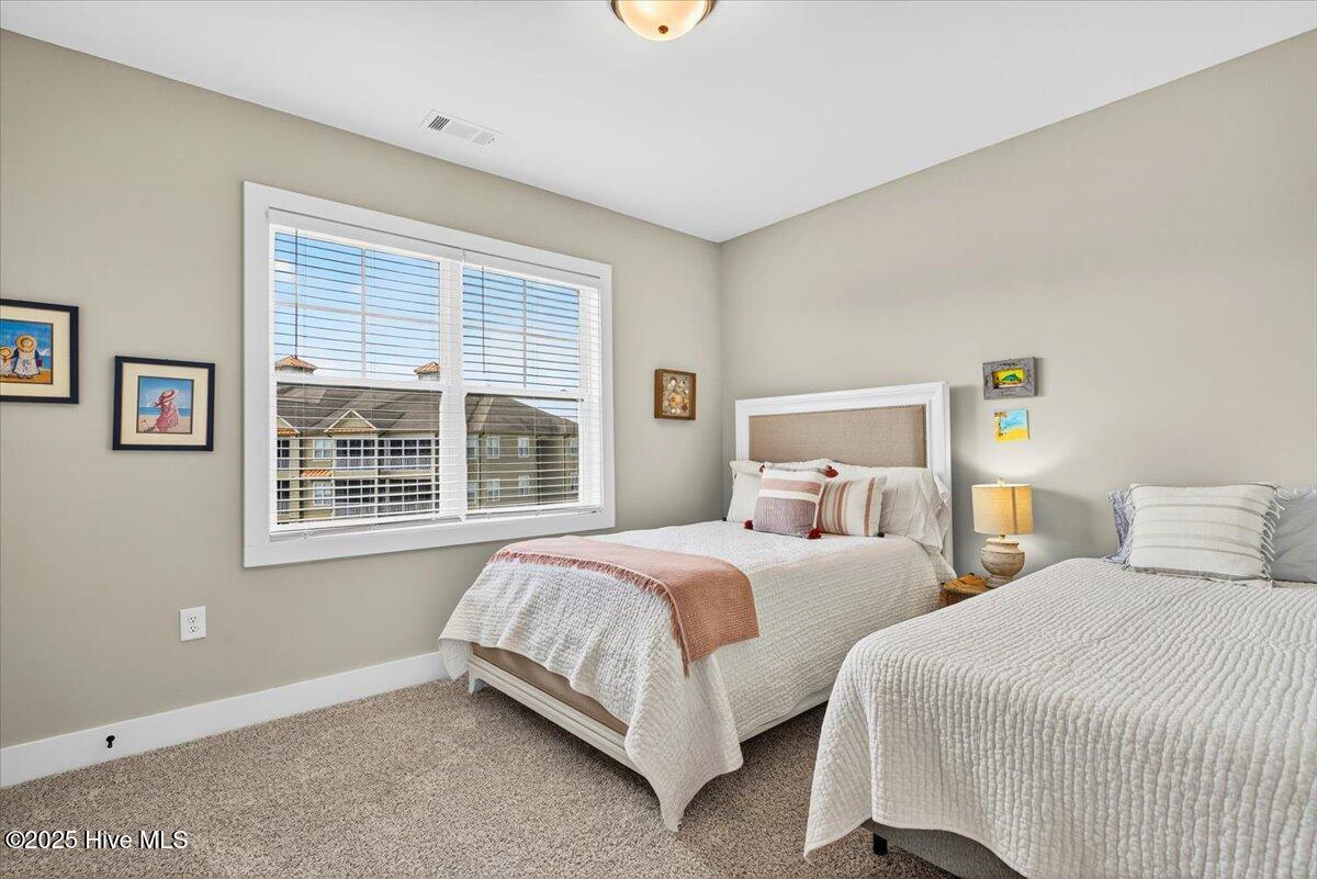 100522744 | Photo 30