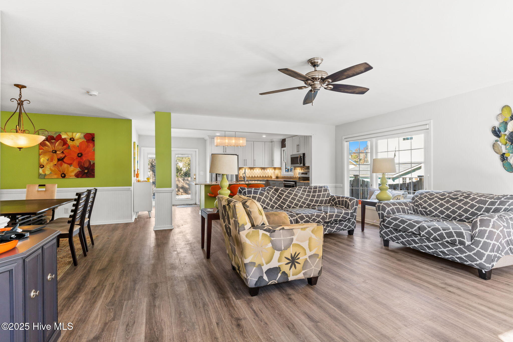 100543904 | Photo 23