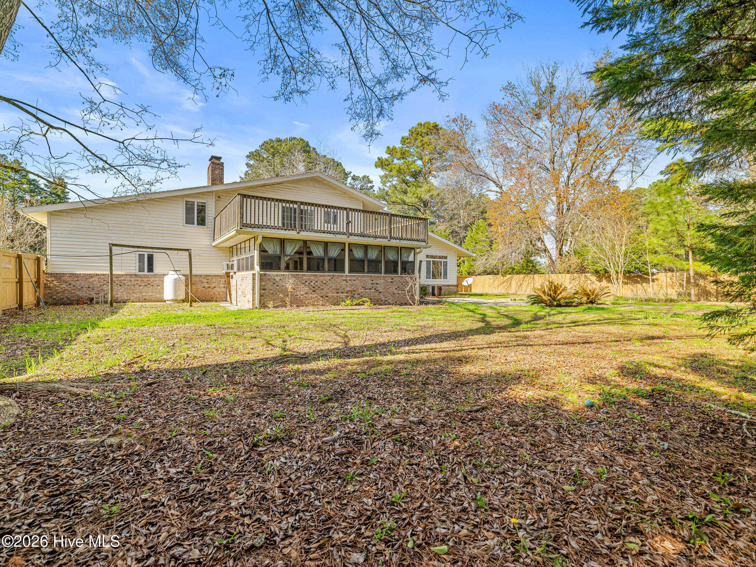 100561743 | Photo 54