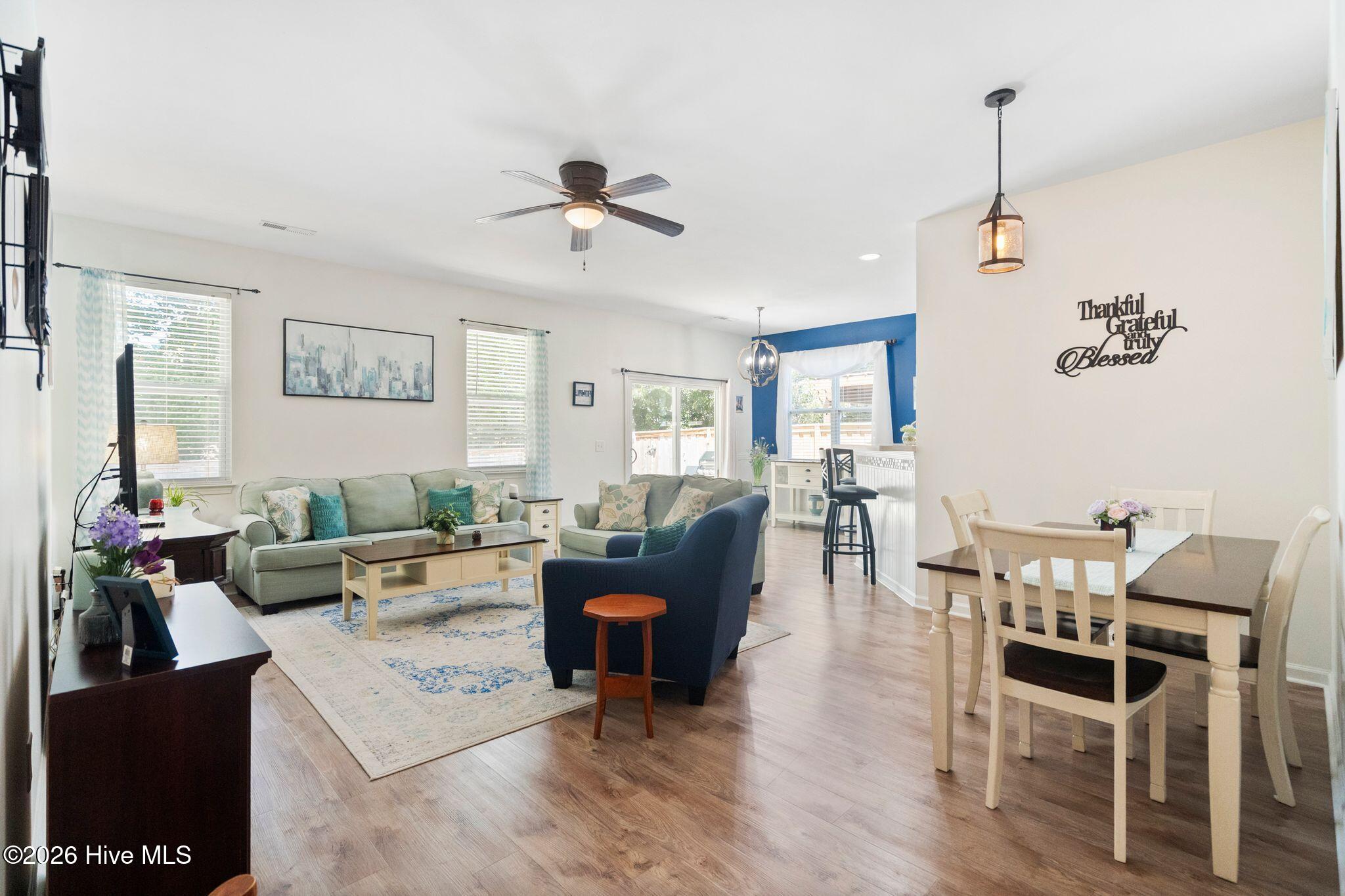 100570513 | Photo 10