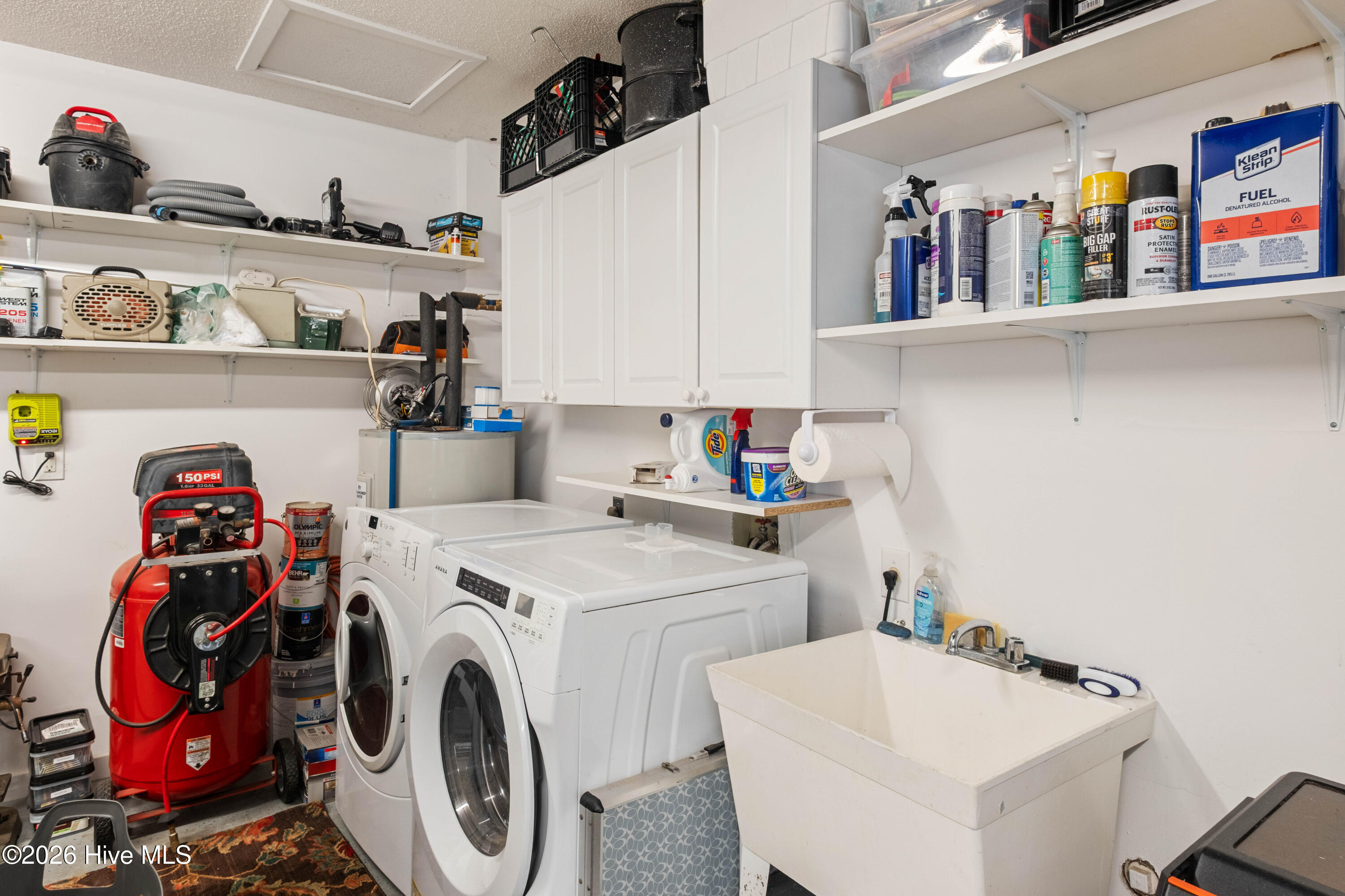 100560889 | Photo 36