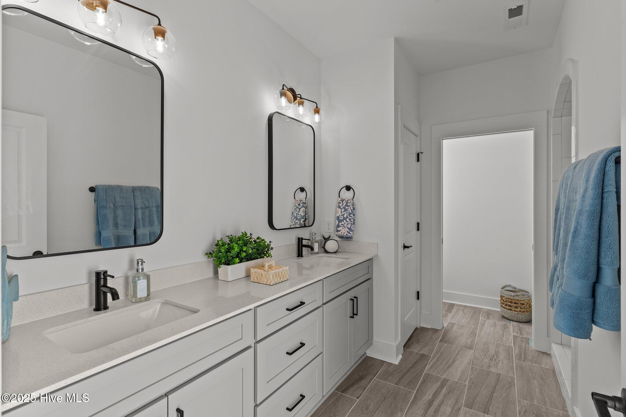 100484964 | Photo 20