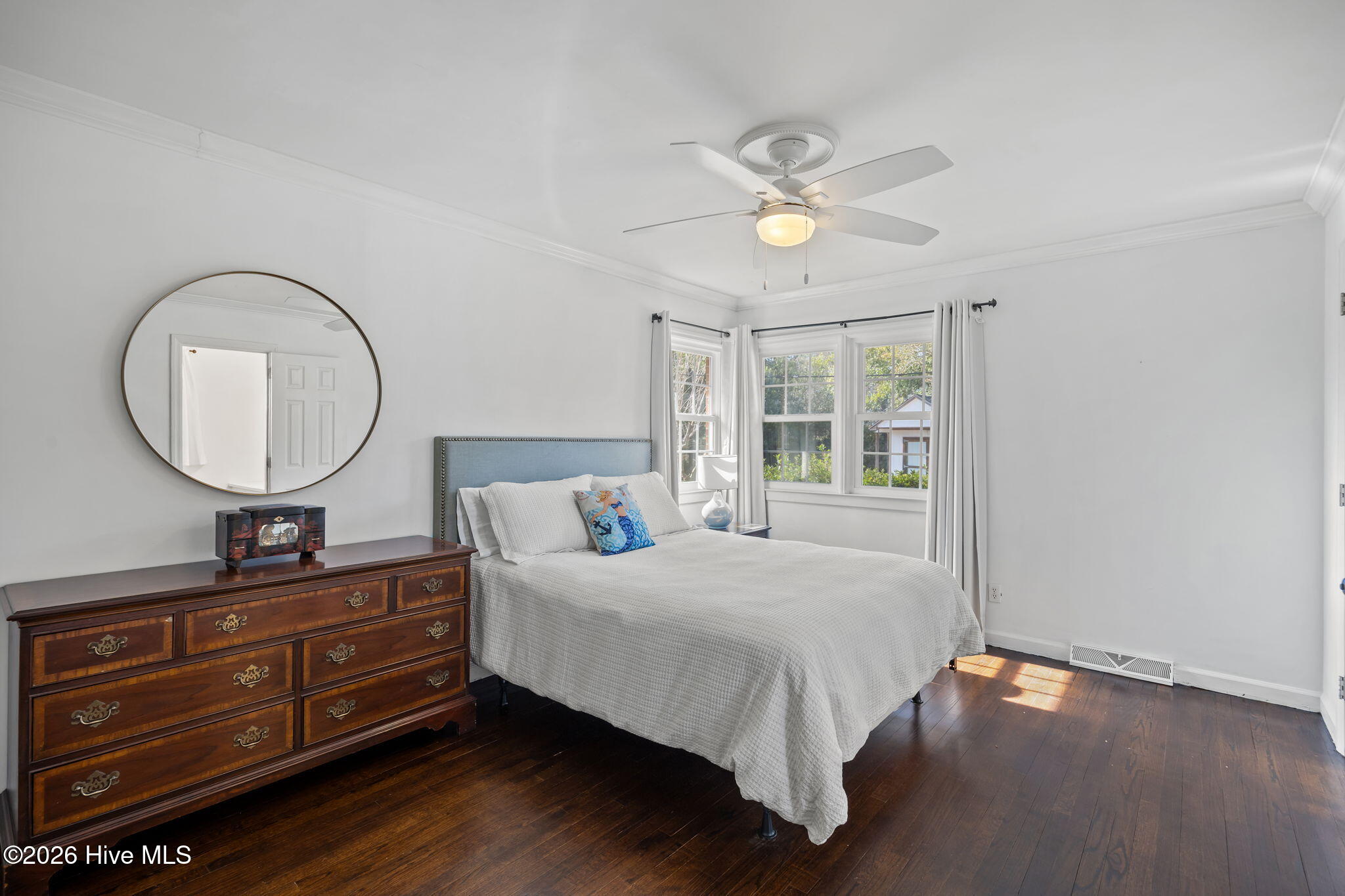 100557459 | Photo 25