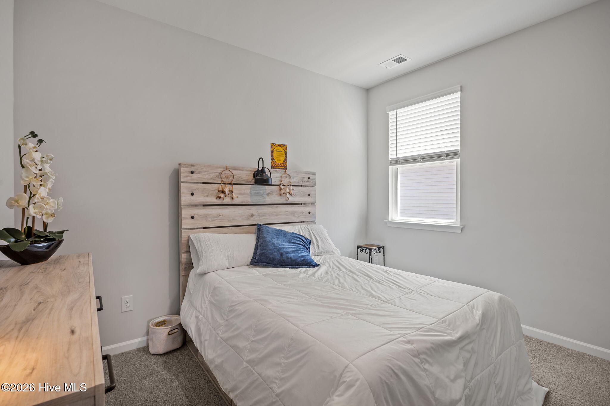 100567889 | Photo 26