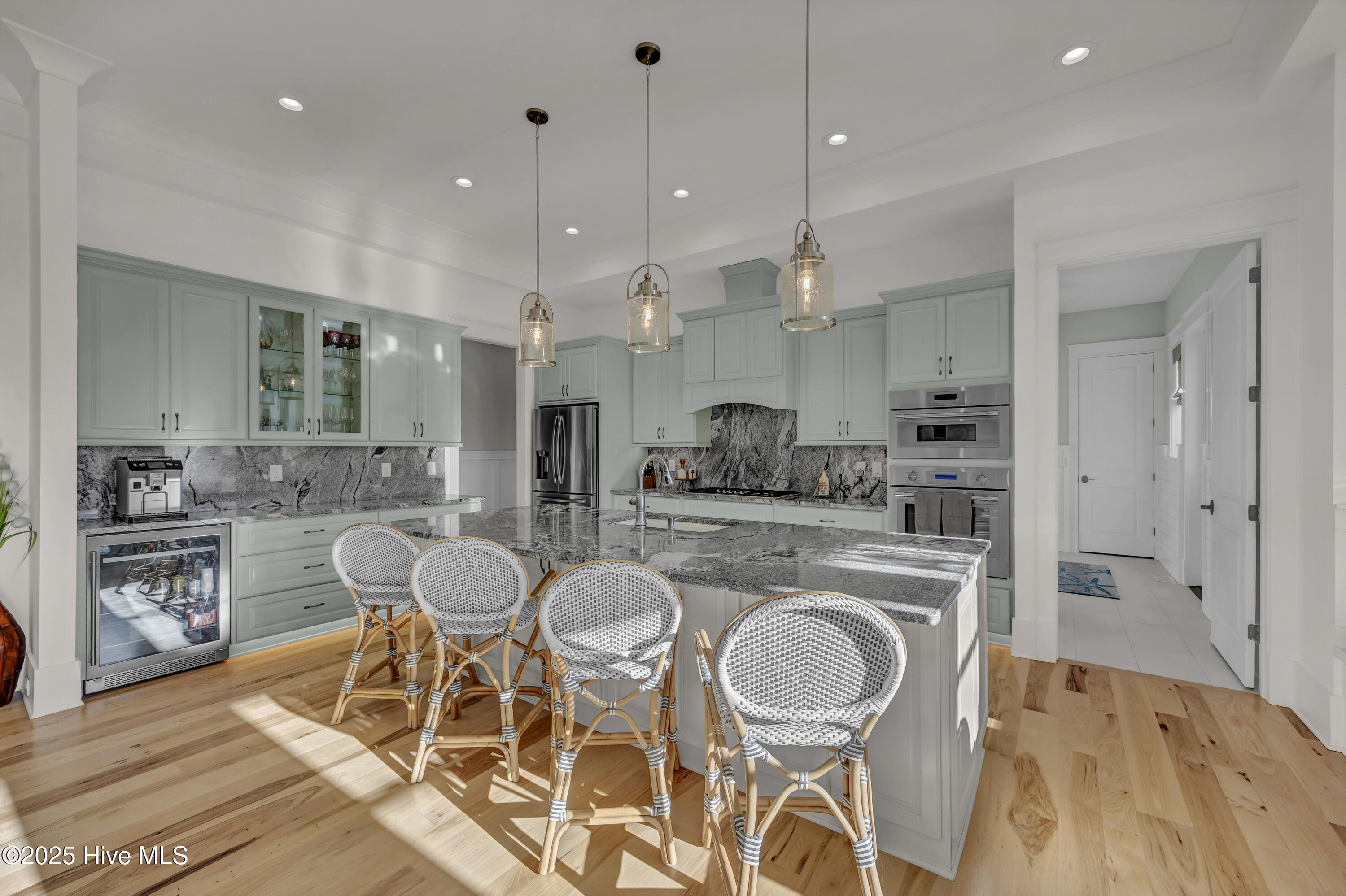 100543149 | Photo 20