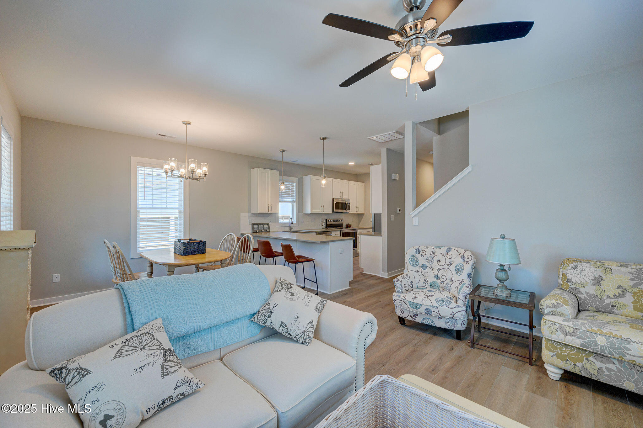 100521175 | Photo 16