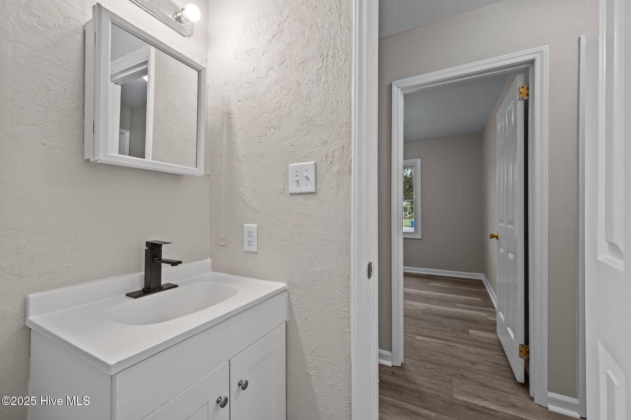 100540509 | Photo 25