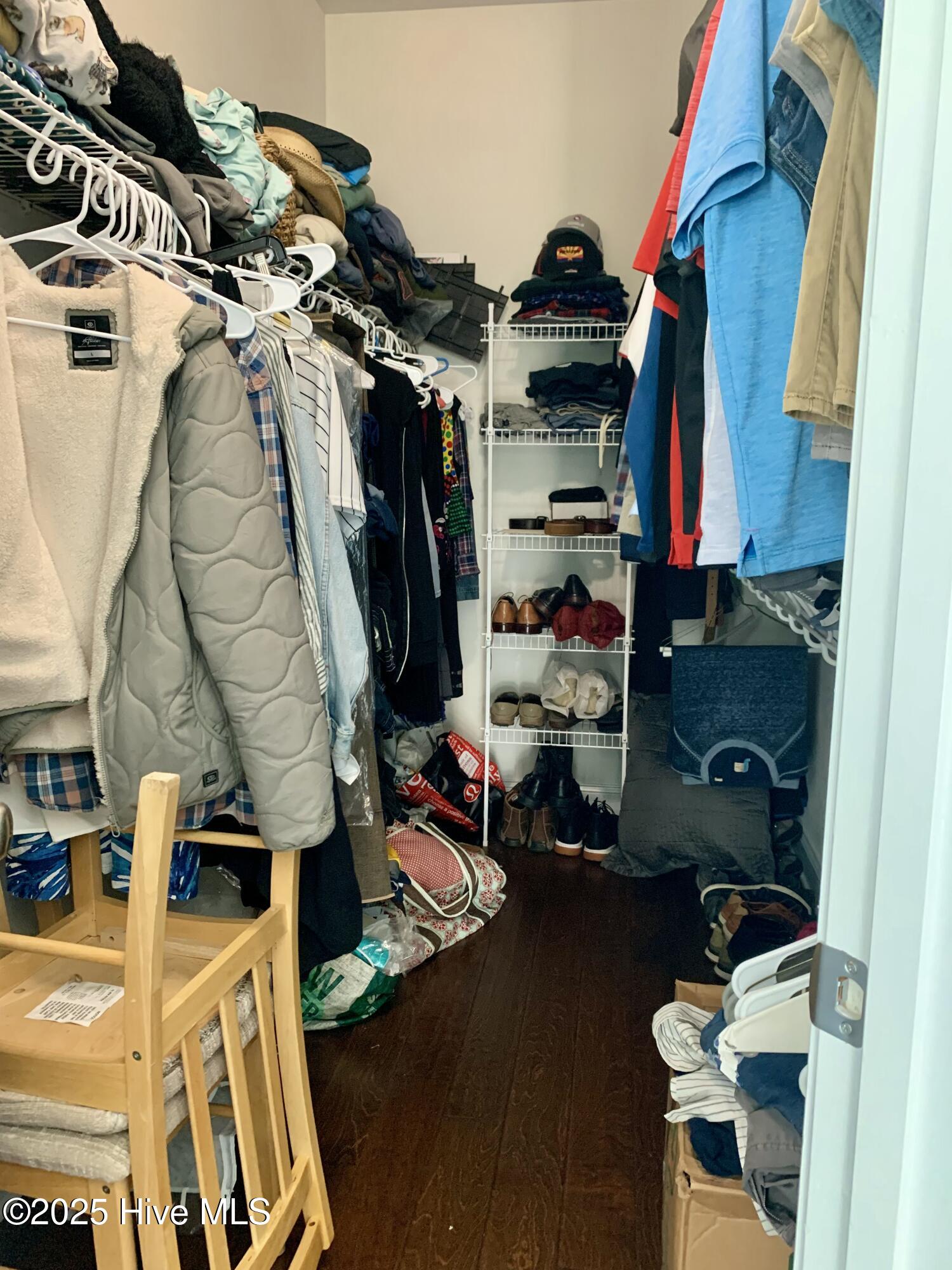 100536015 | Photo 42