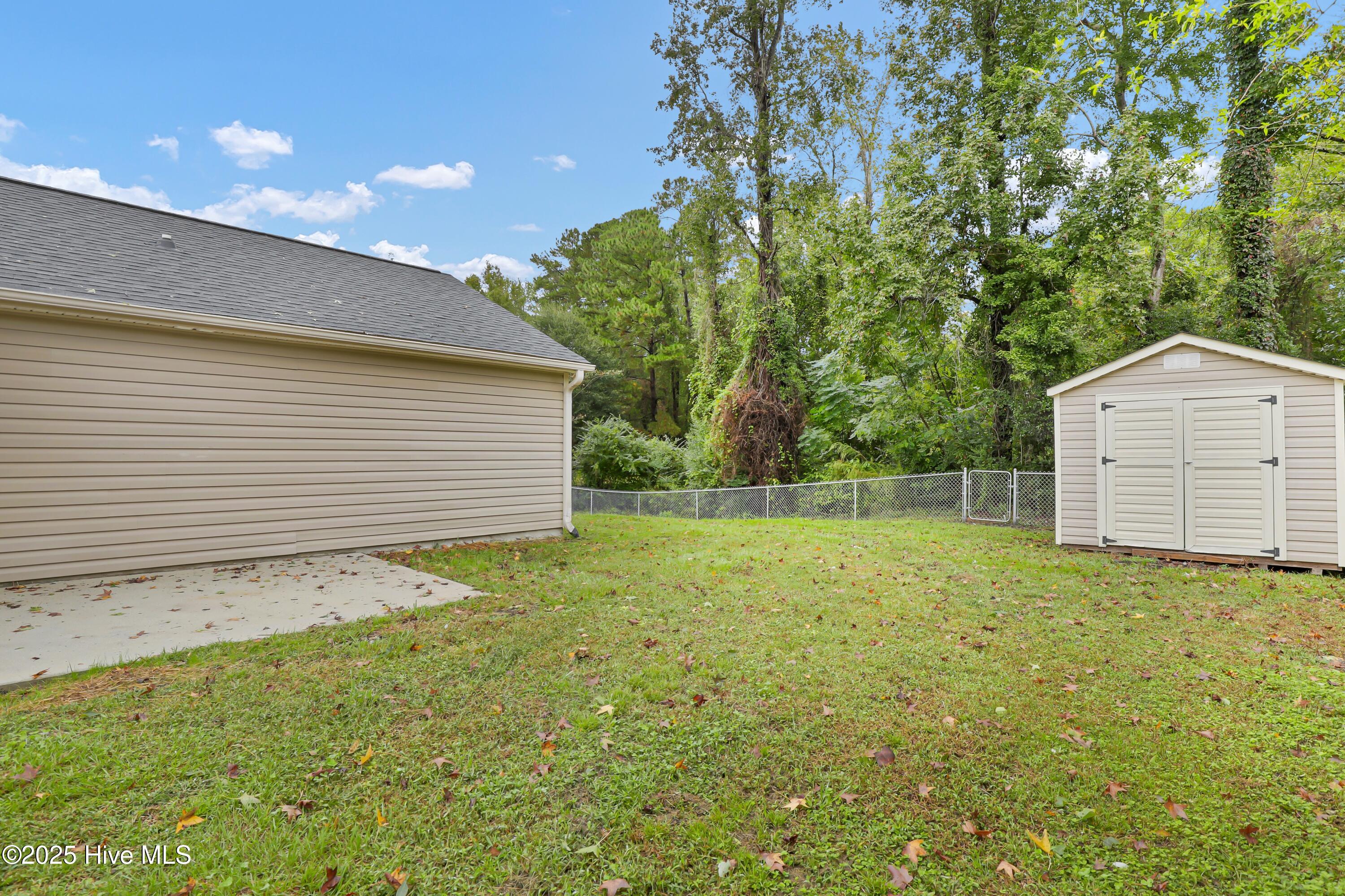 100536825 | Photo 24