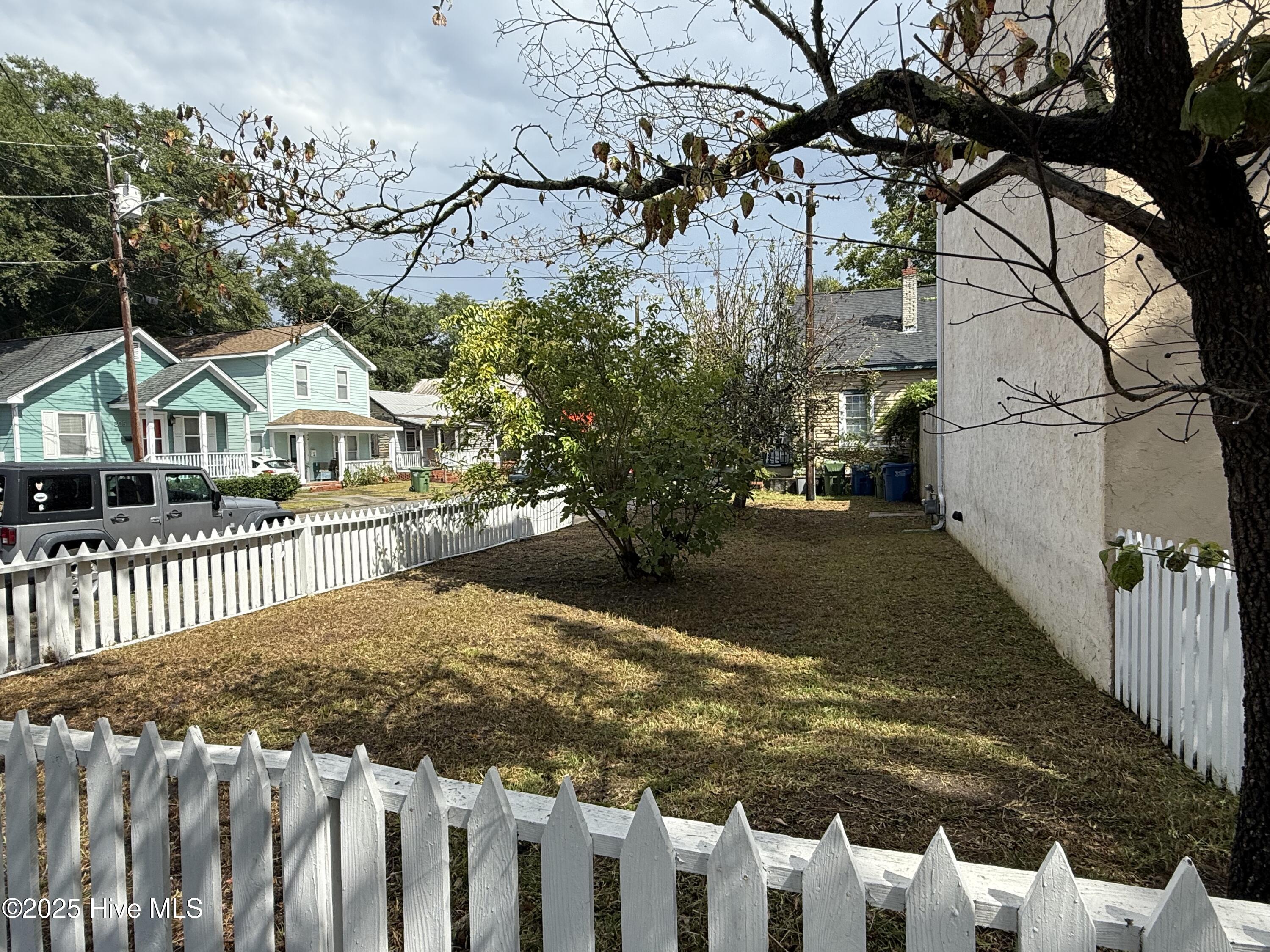 230 McRae St - Corner Lot