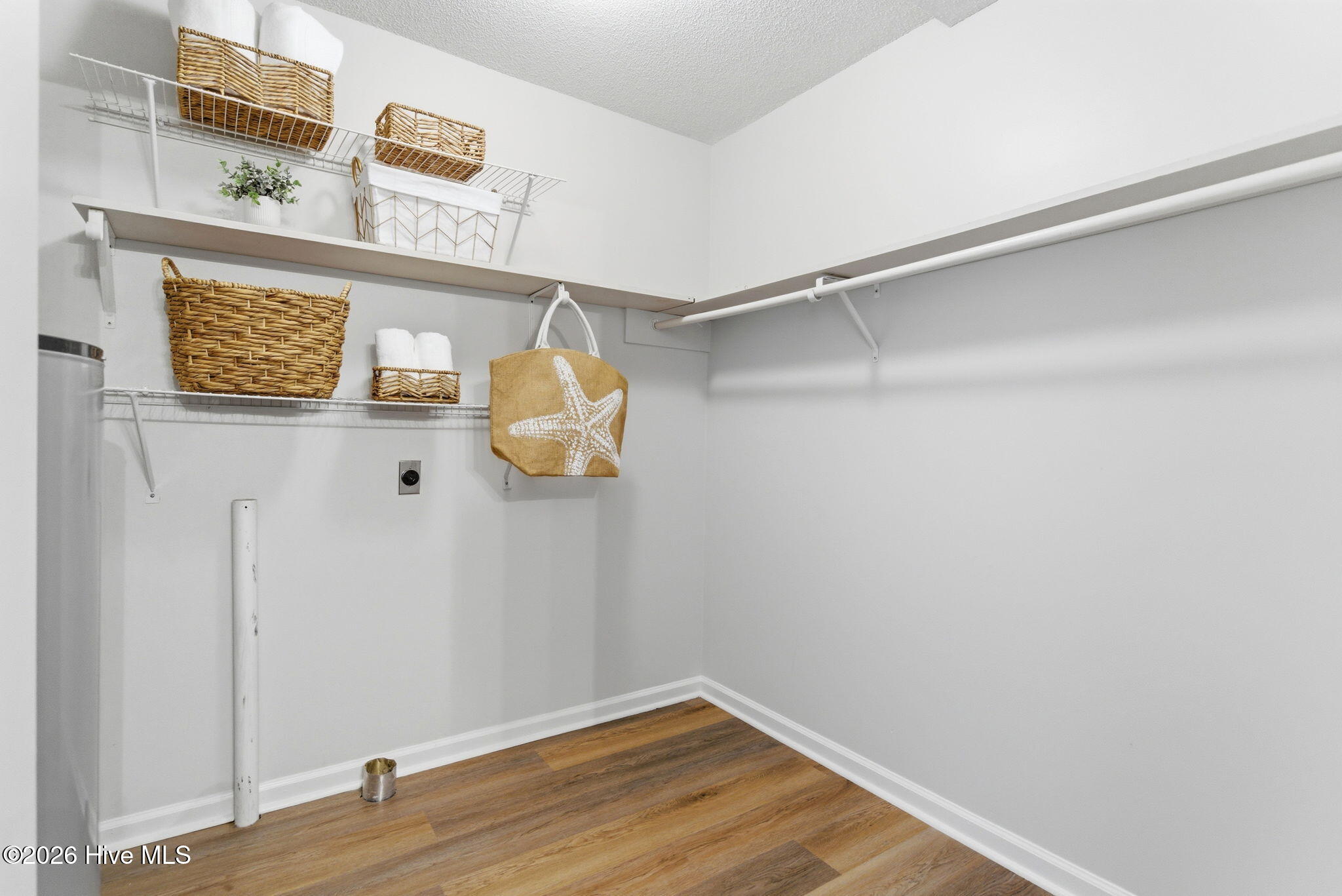 100569550 | Photo 24