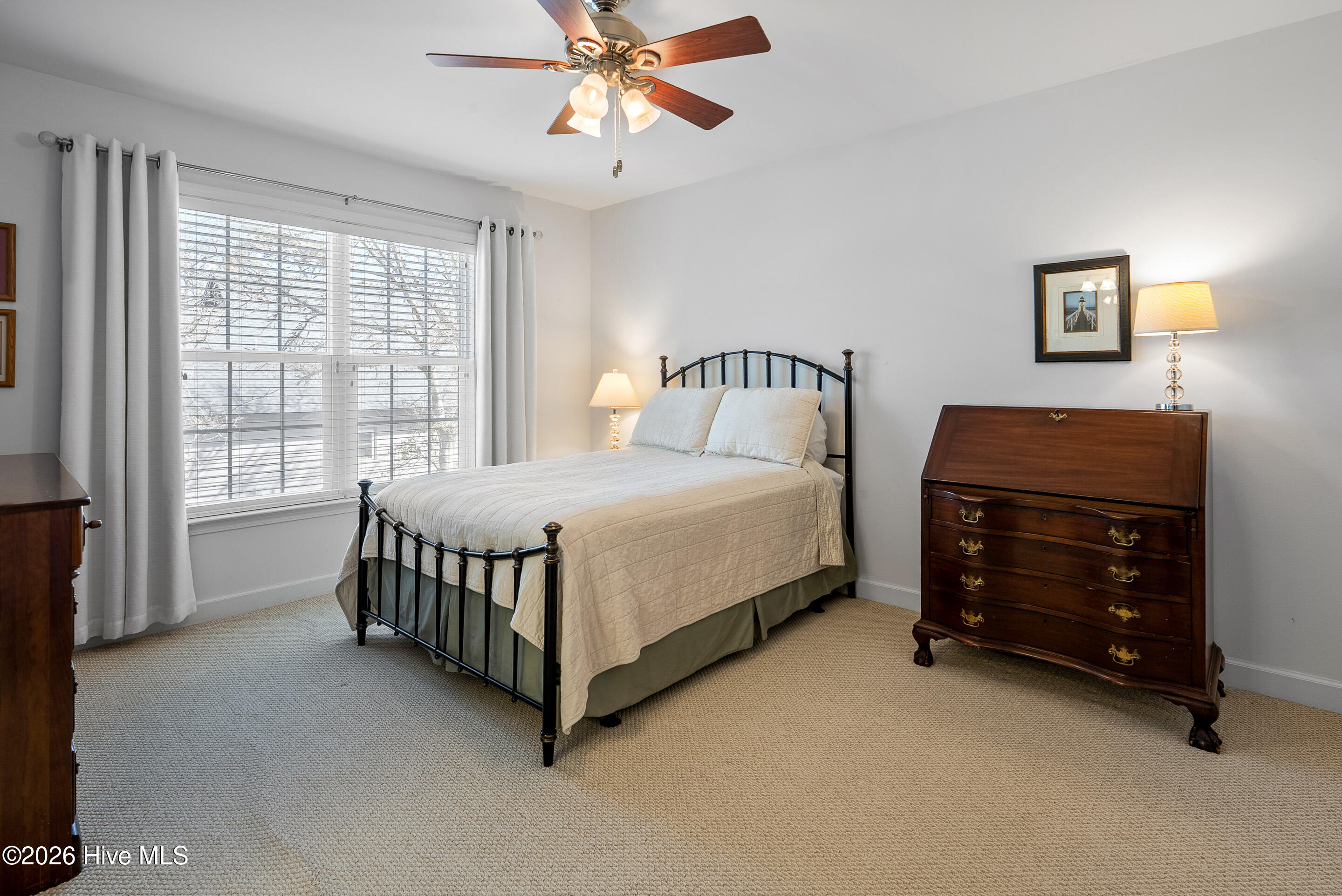 100559044 | Photo 33