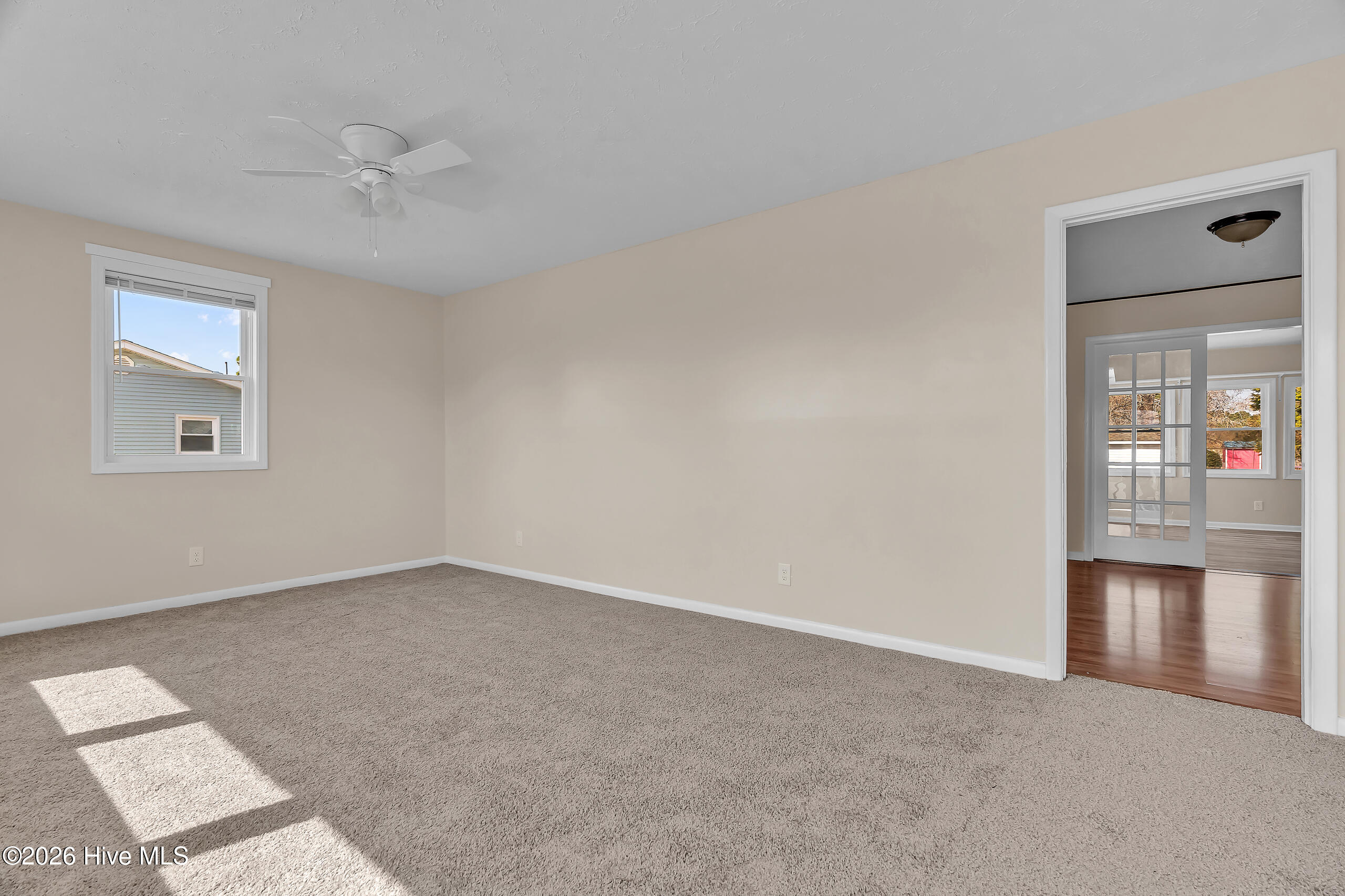 100557888 | Photo 12