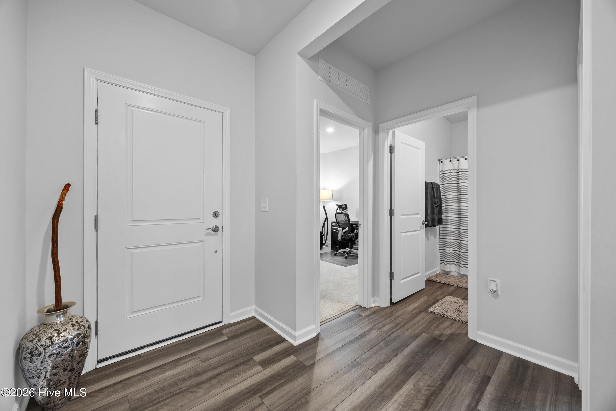 100566801 | Photo 14