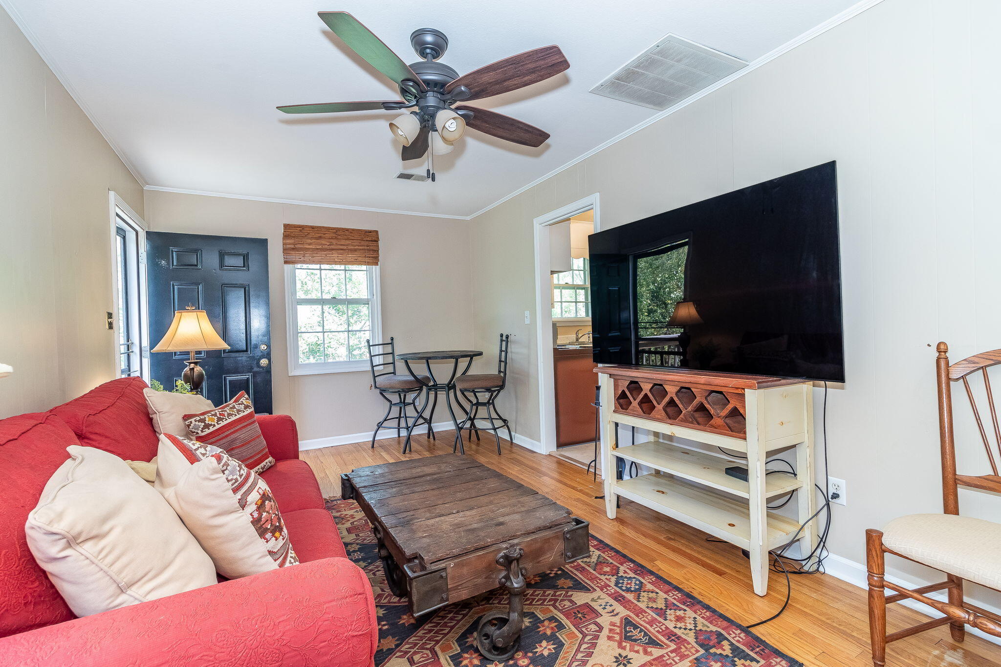70-web-or-mls-2421 WALTON WAY ©-4191
