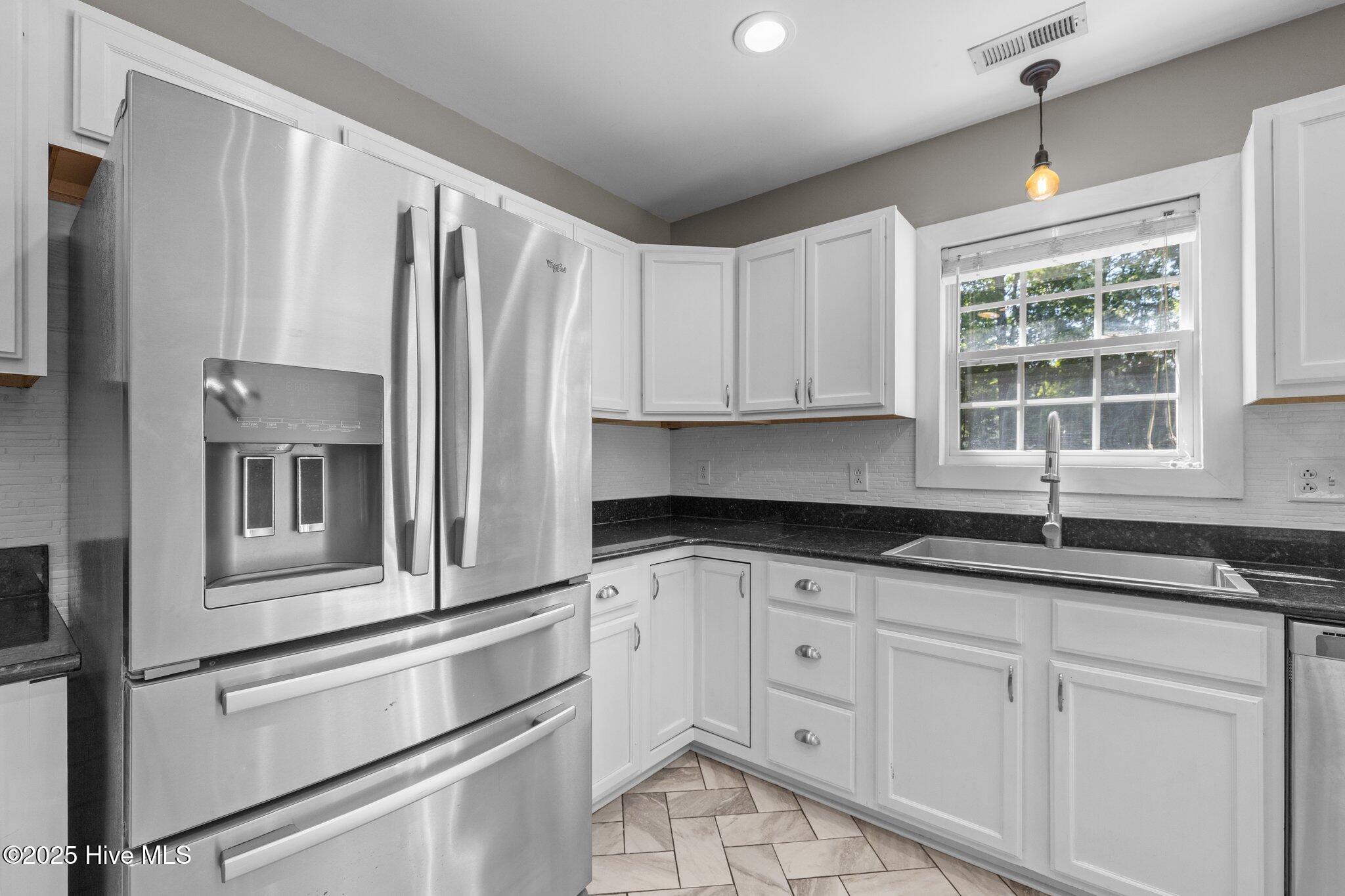 1199 Nine Foot Road,Newport