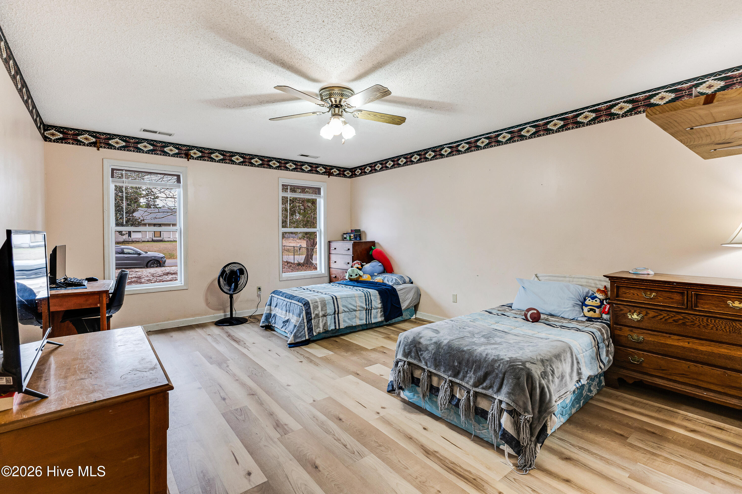 100551120 | Photo 20