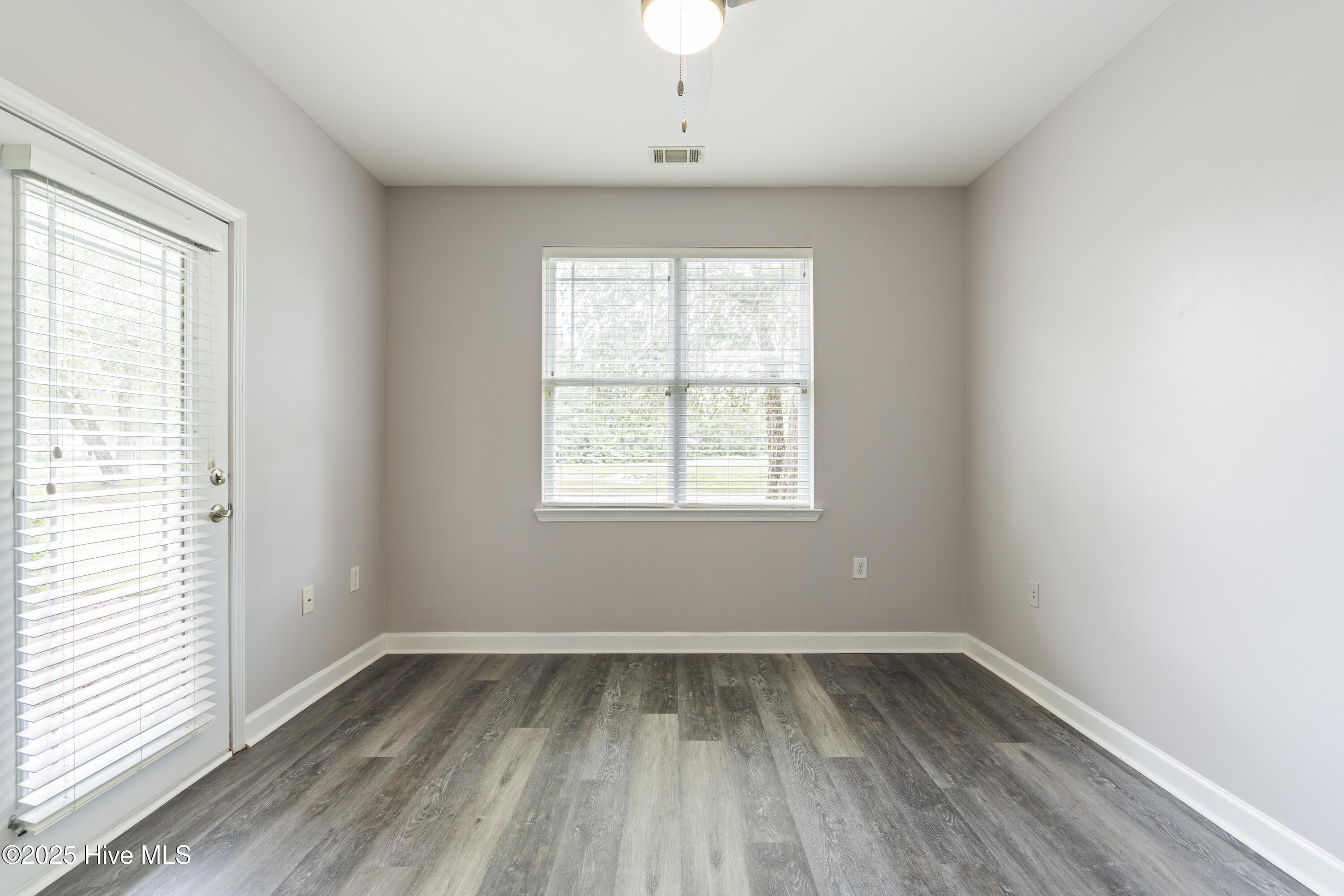 100525400 | Photo 26