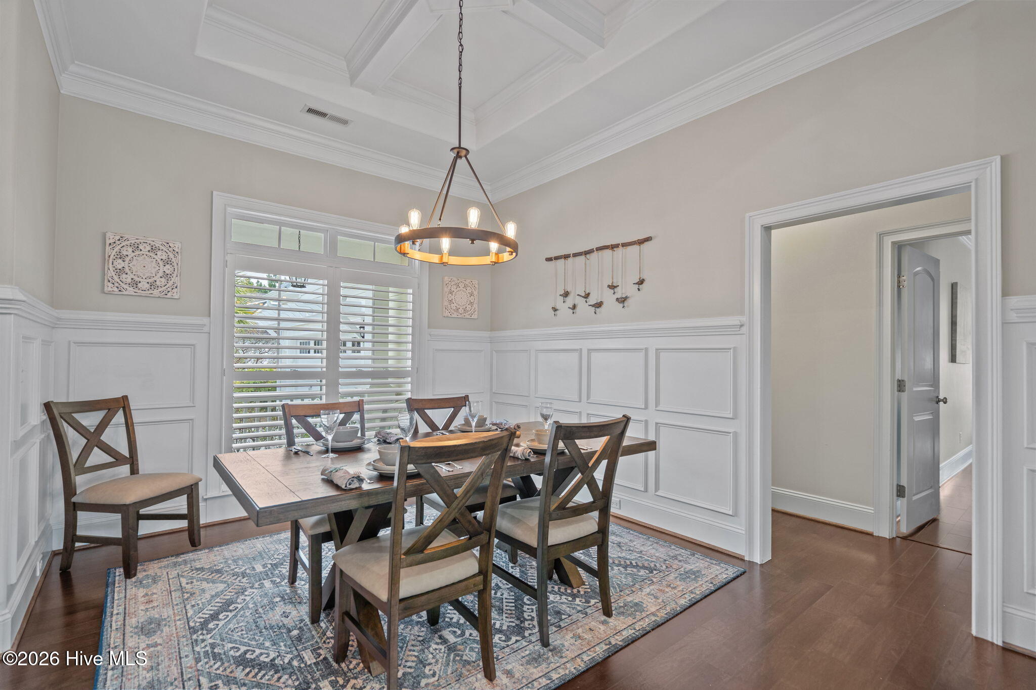 100564215 | Photo 23