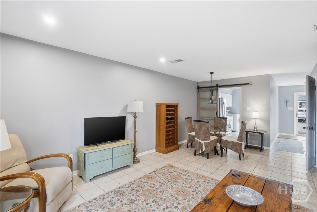 232 Stephenson Avenue 3B