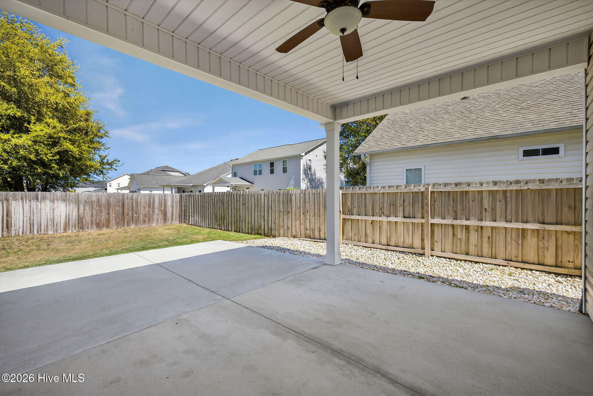 100564802 | Photo 44