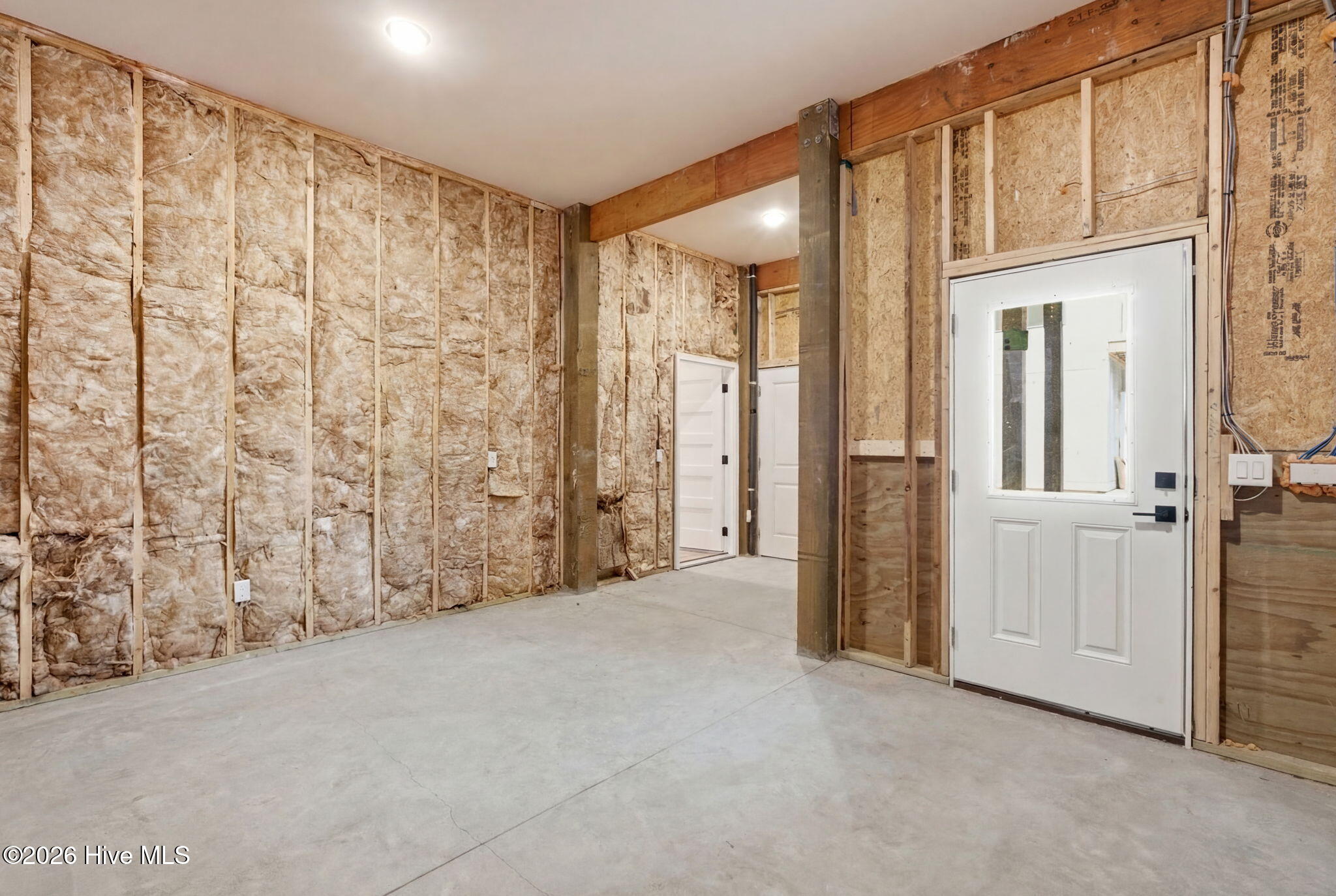 100554131 | Photo 61