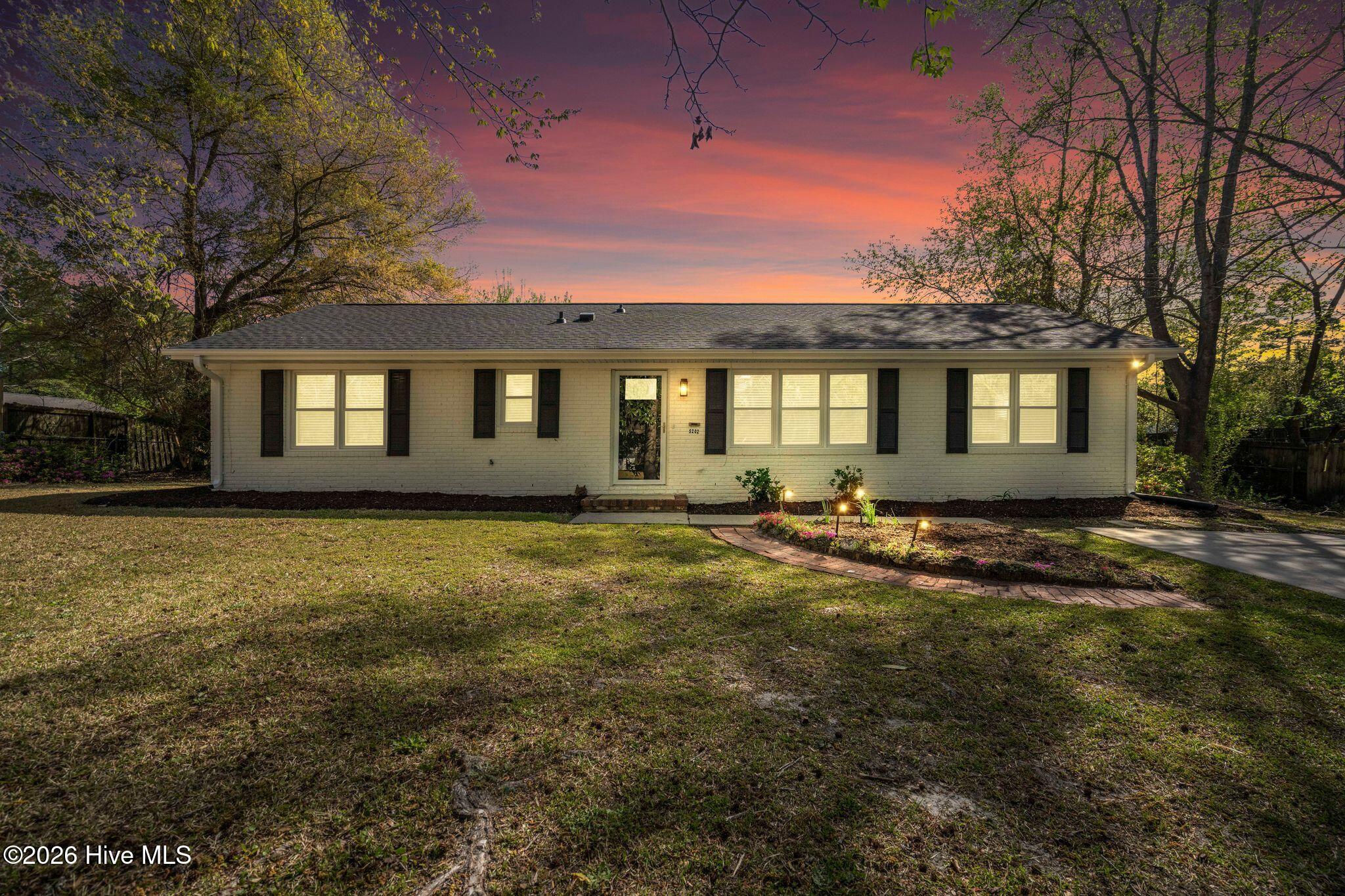 100564209 | Photo 45