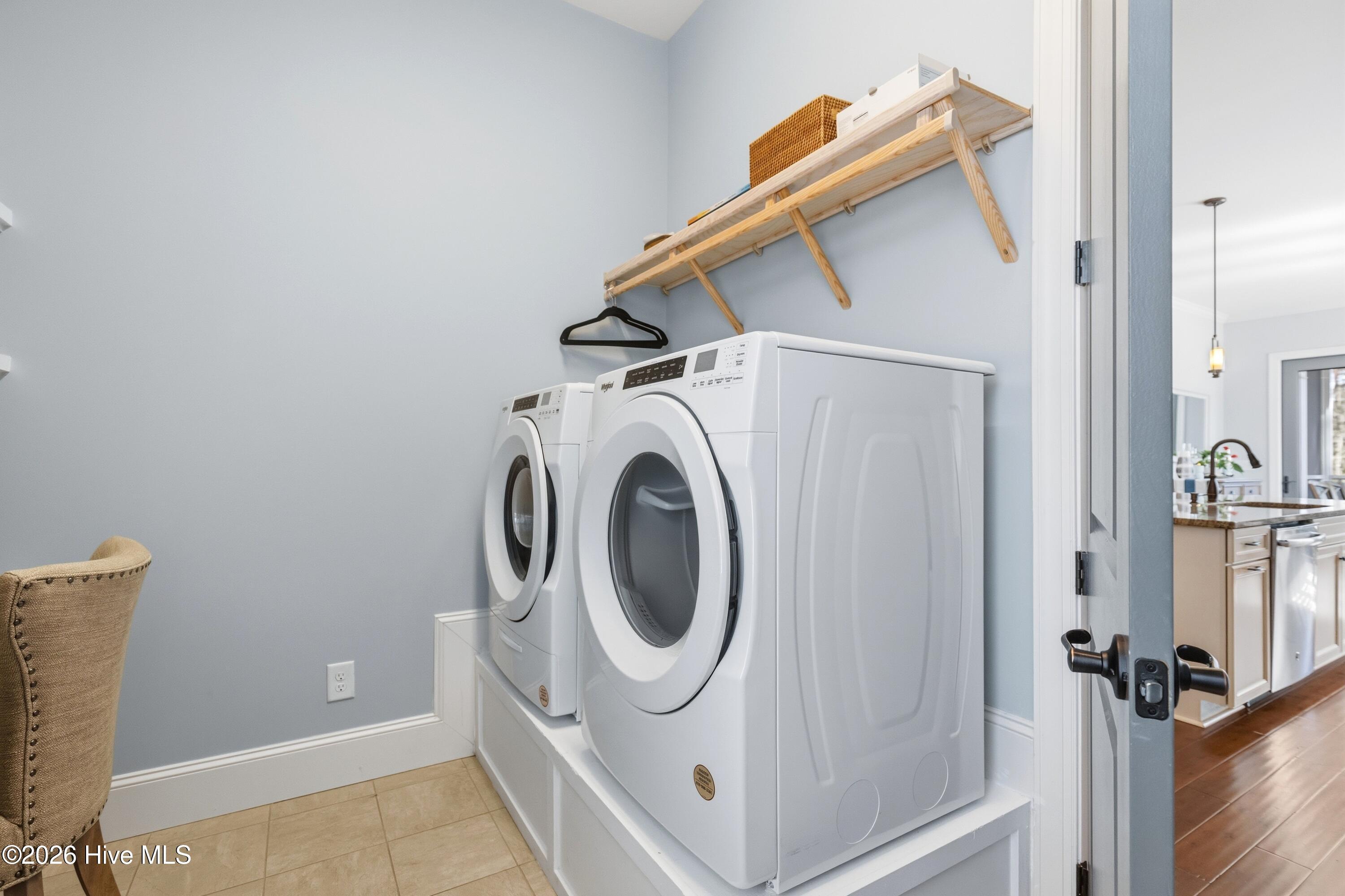 100556078 | Photo 23